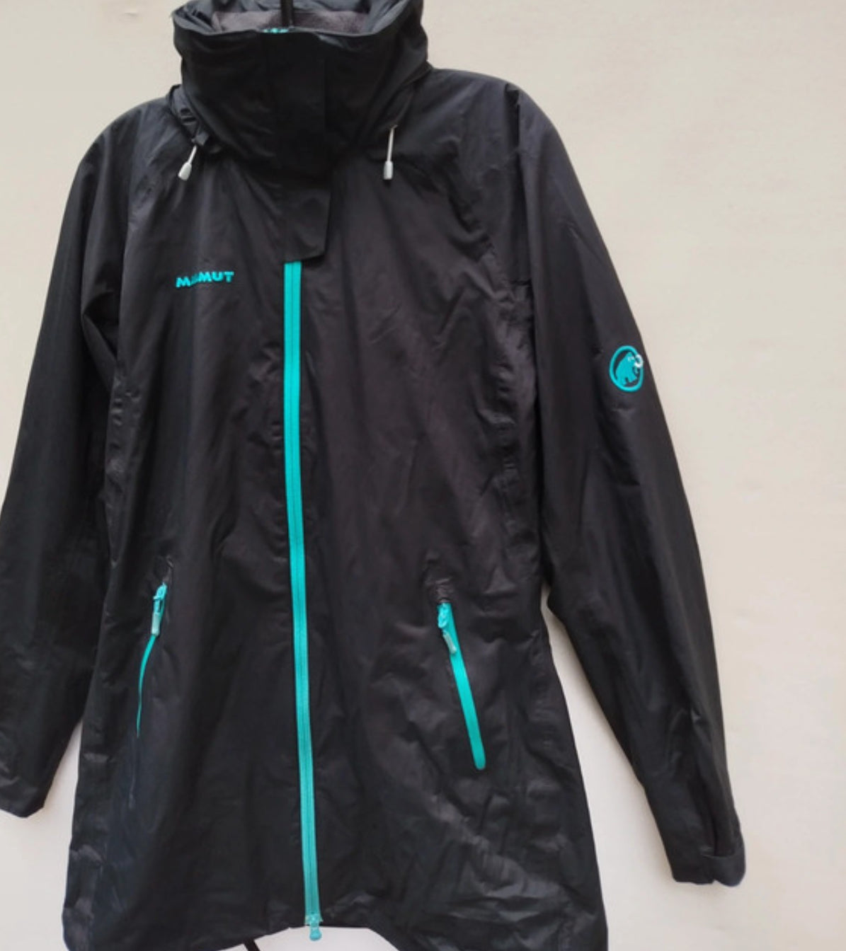 Verlängerte Regen Jacke von Mammut (M Damen) Parka schwarz