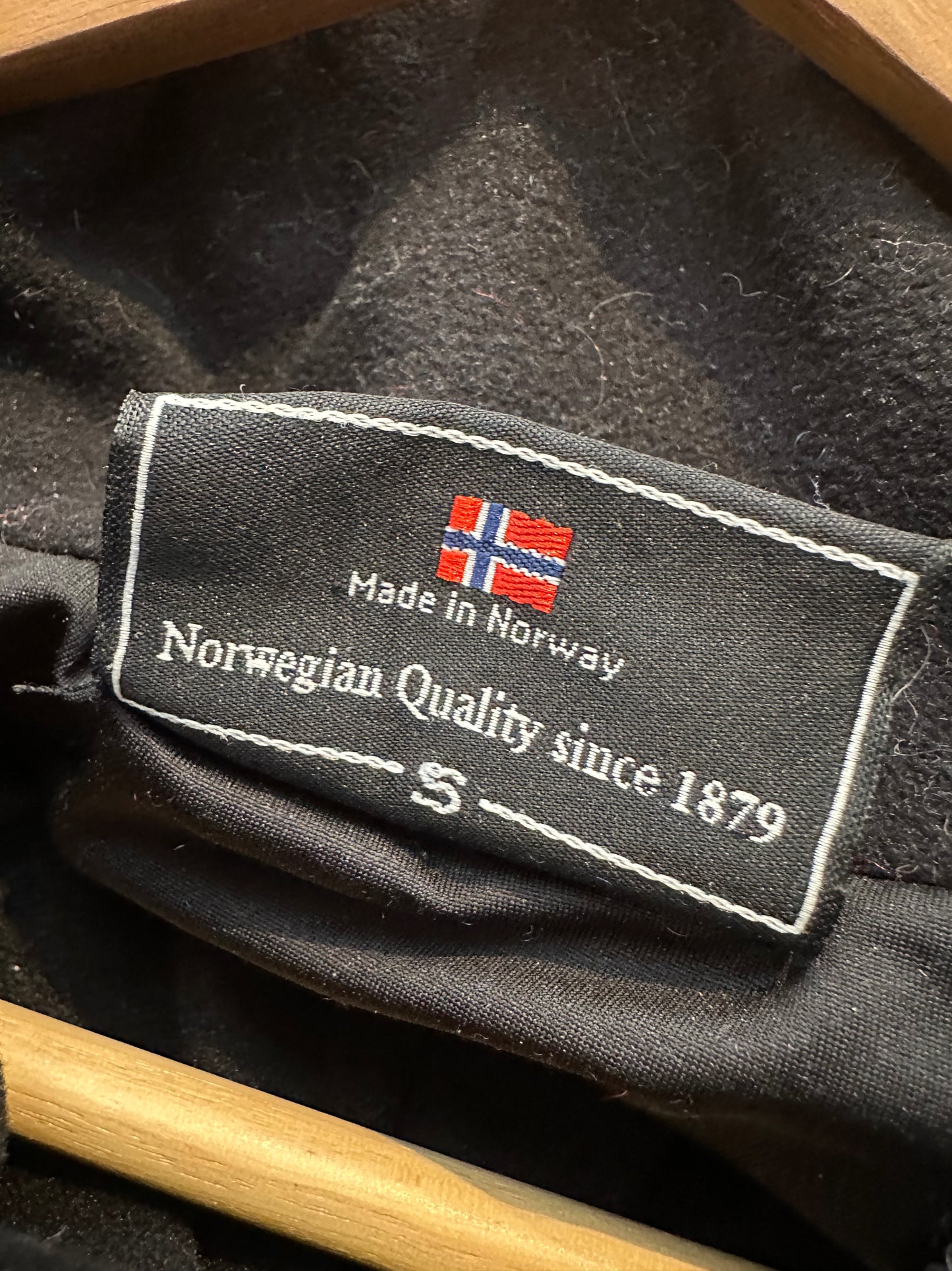 2 Lagen Pullover Dale of Norway (S Damen /XS Herr) Wolle+ Membran rot