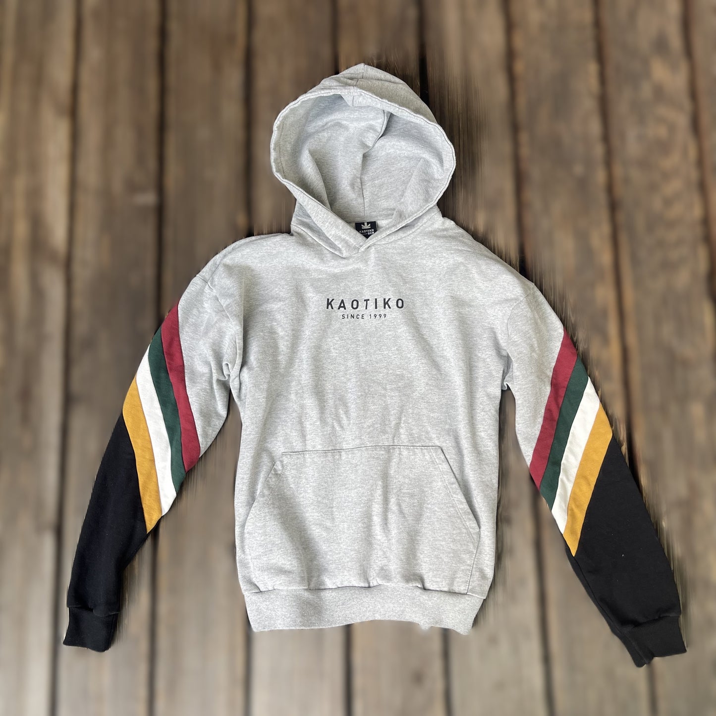 Hoodie von Kaotiko in Größe S (Herren /M Damen) hellgrau bunt