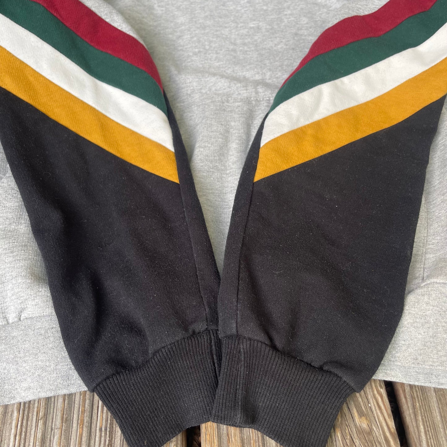Hoodie von Kaotiko in Größe S (Herren /M Damen) hellgrau bunt