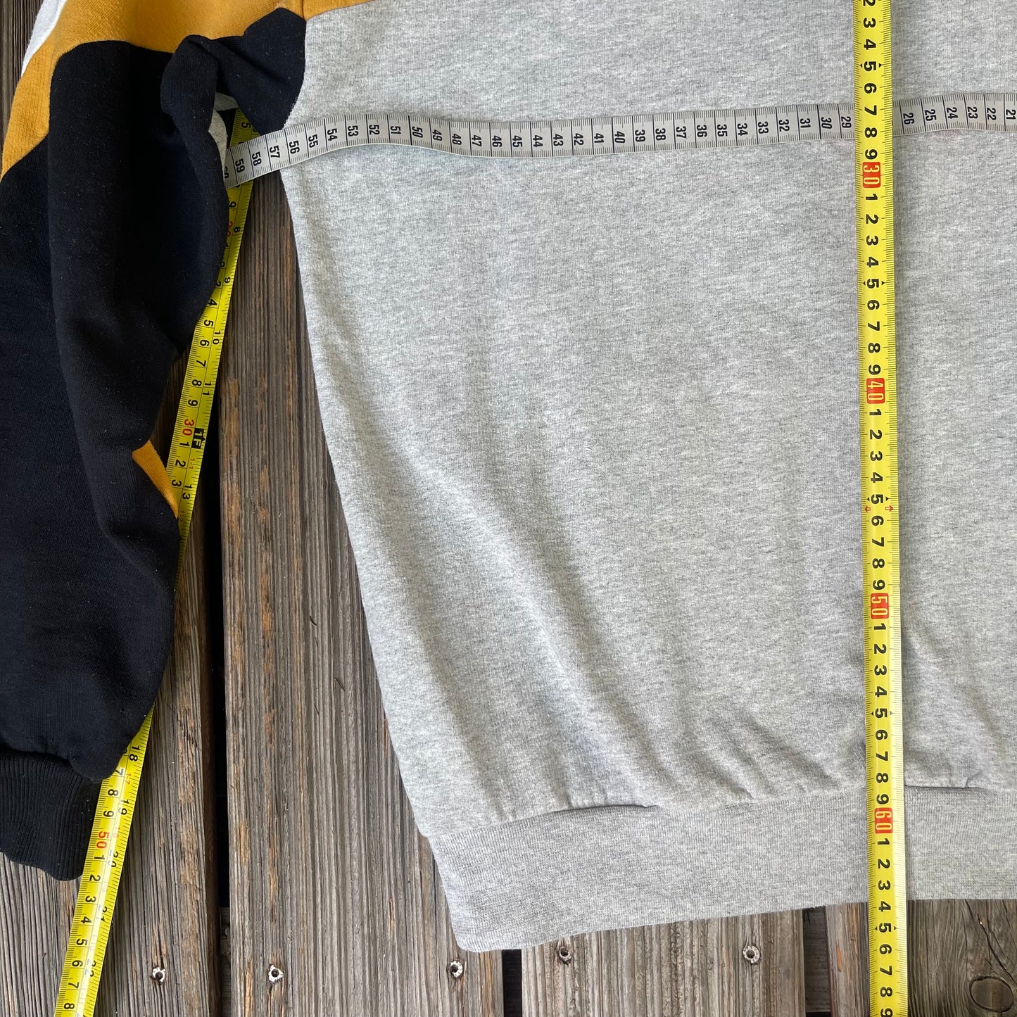 Hoodie von Kaotiko in Größe S (Herren /M Damen) hellgrau bunt