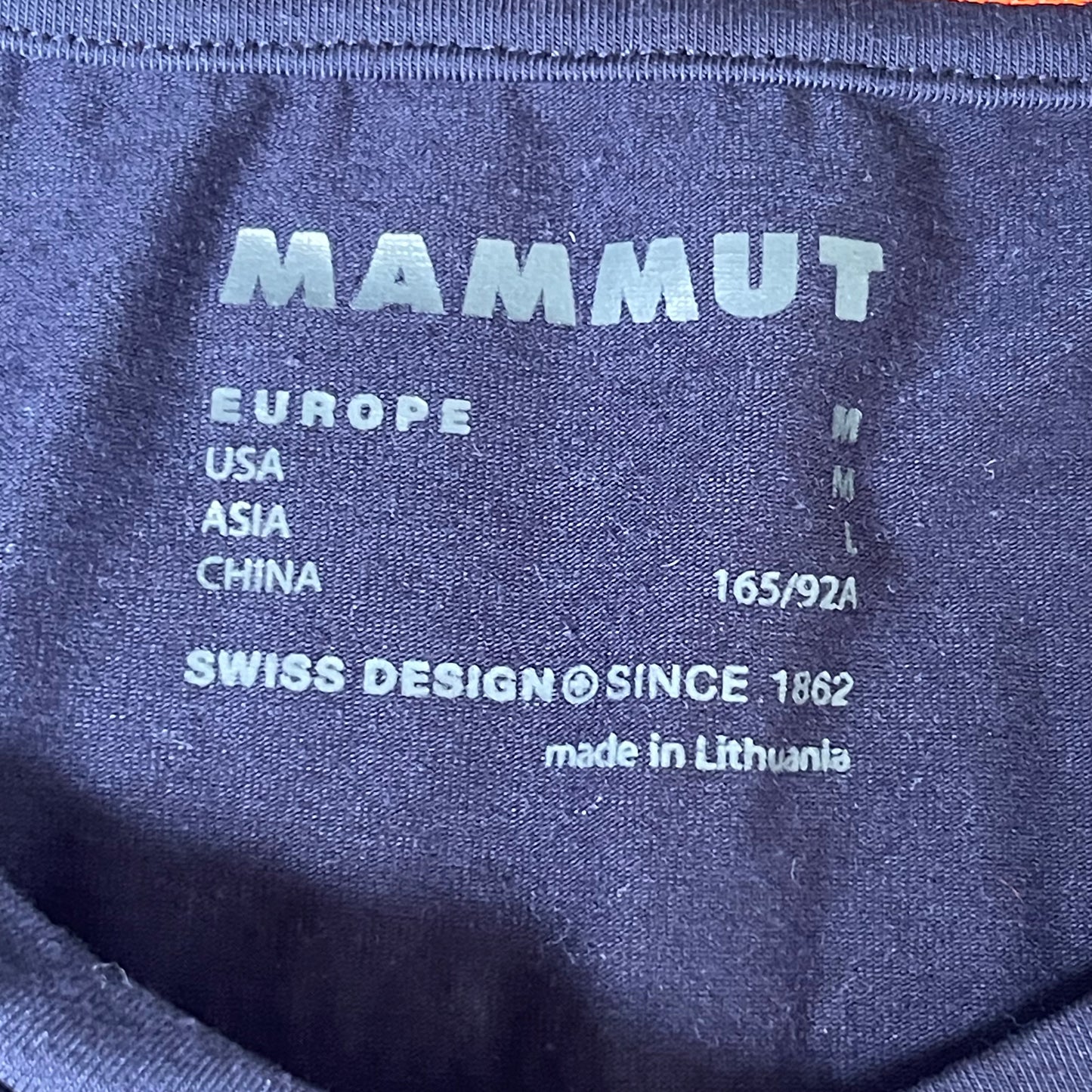 T-Shirt von Mammut ( M Damen ) dunkelblau Brustprint