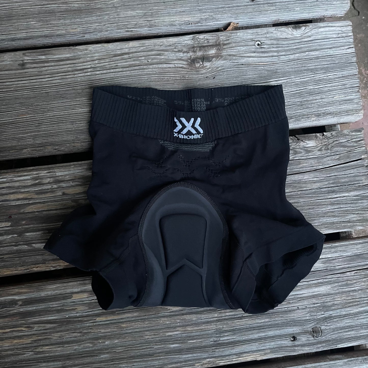 Kurze Kompressions- Radhose von X-Bionic (XS und S Damen) gepolstert schwarz