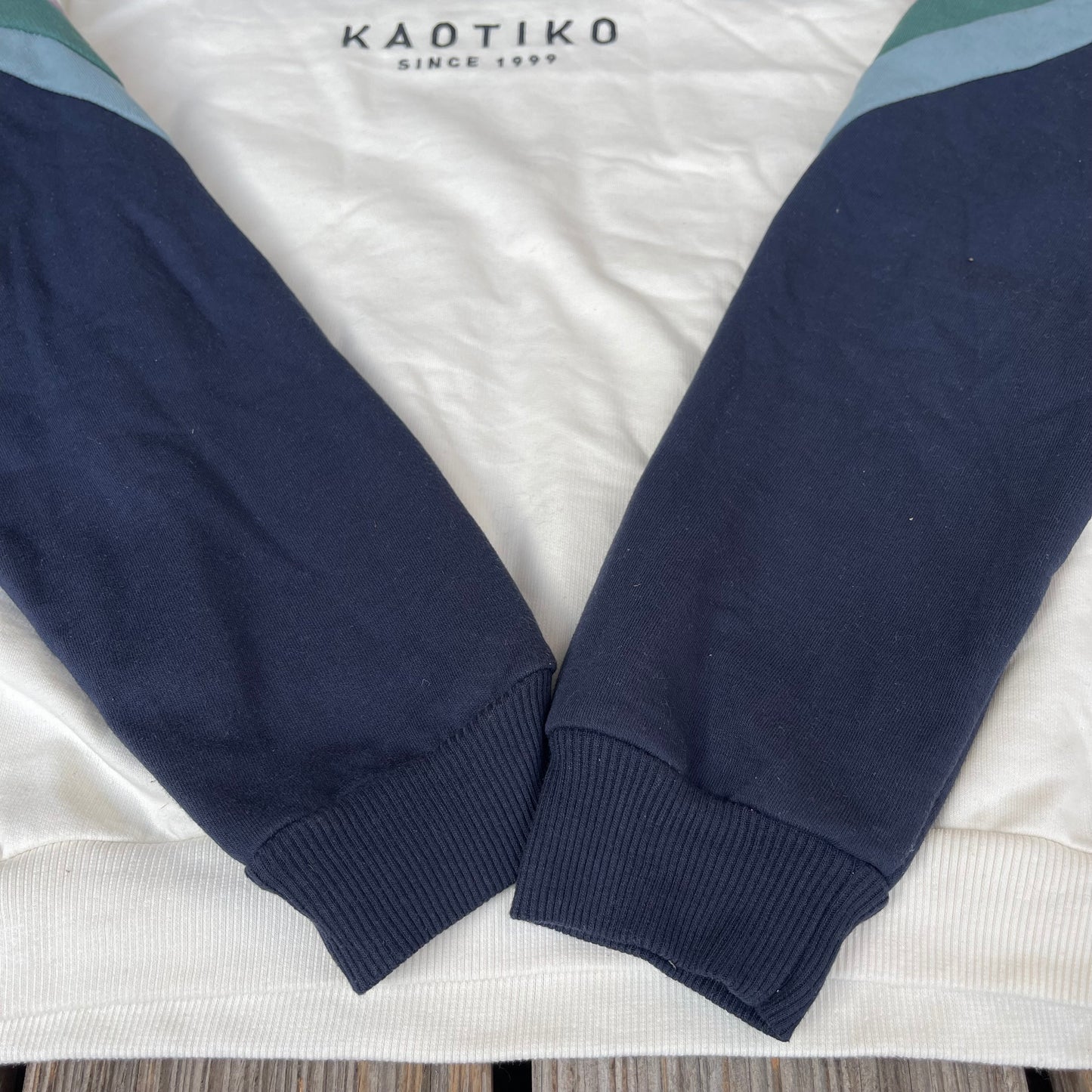 Kaotiko Pullover (S) Sweatshirt weiß dunkelblau bunt
