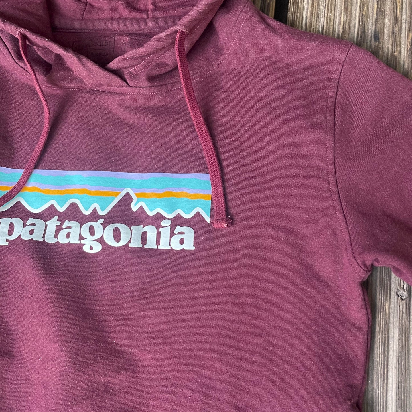 Patagonia Uprisal Hoodie S mit Print dunkelrot