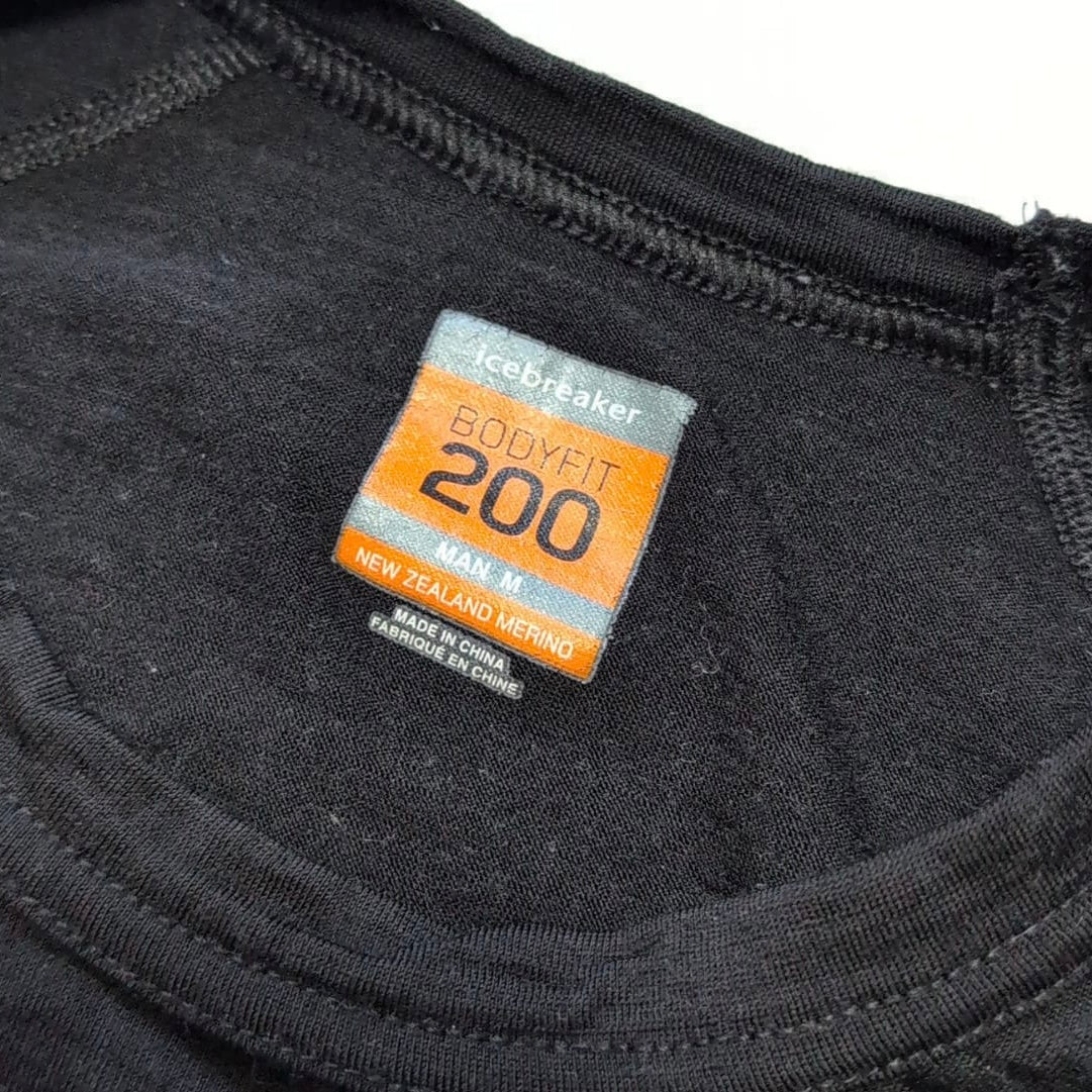 Pure Merino 200 Longsleeve Icebreaker (M Herren) schwarz
