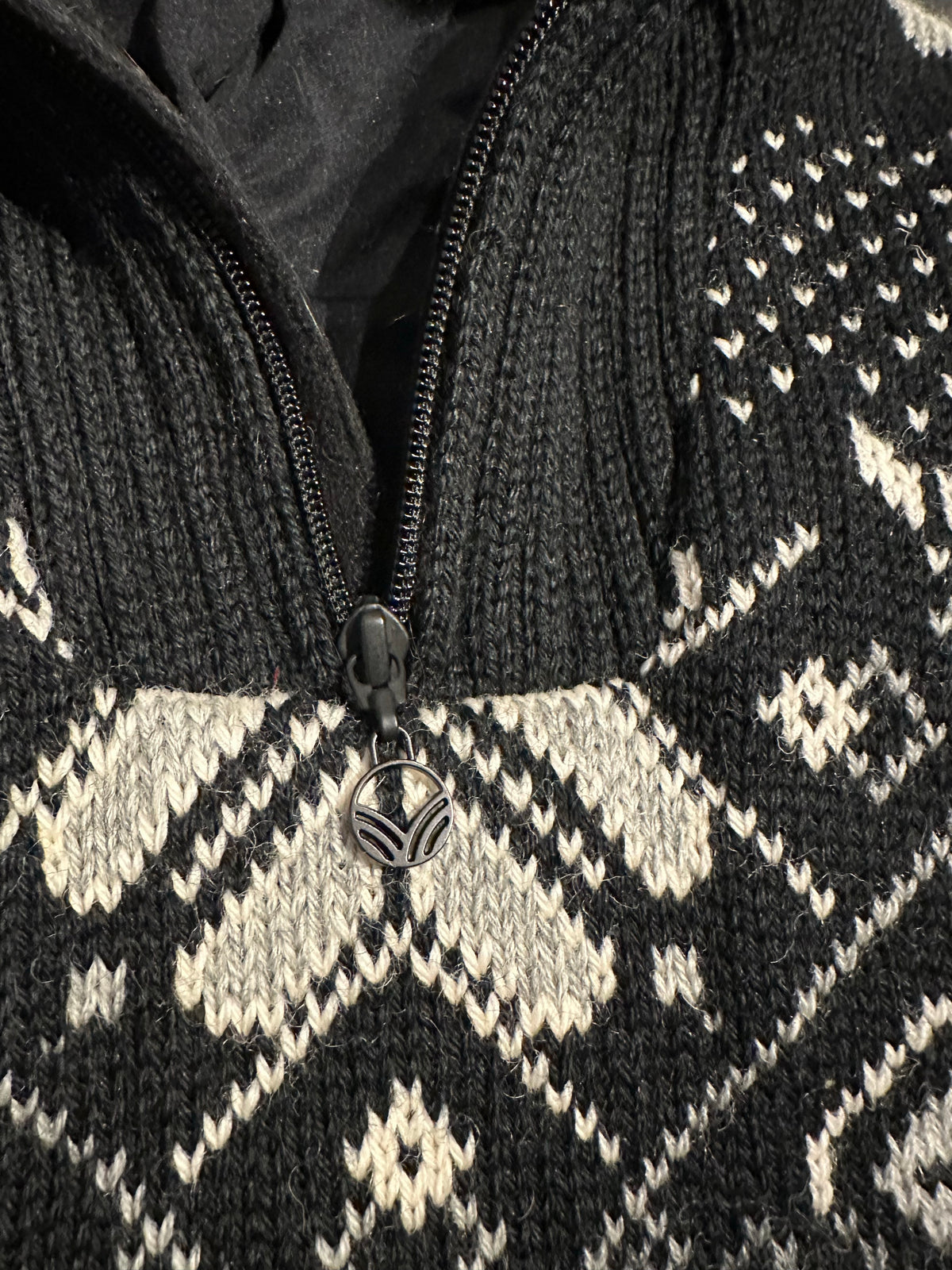 Strick Pullover Dale of Norway (M Herren) Neck Zip schwarz Muster