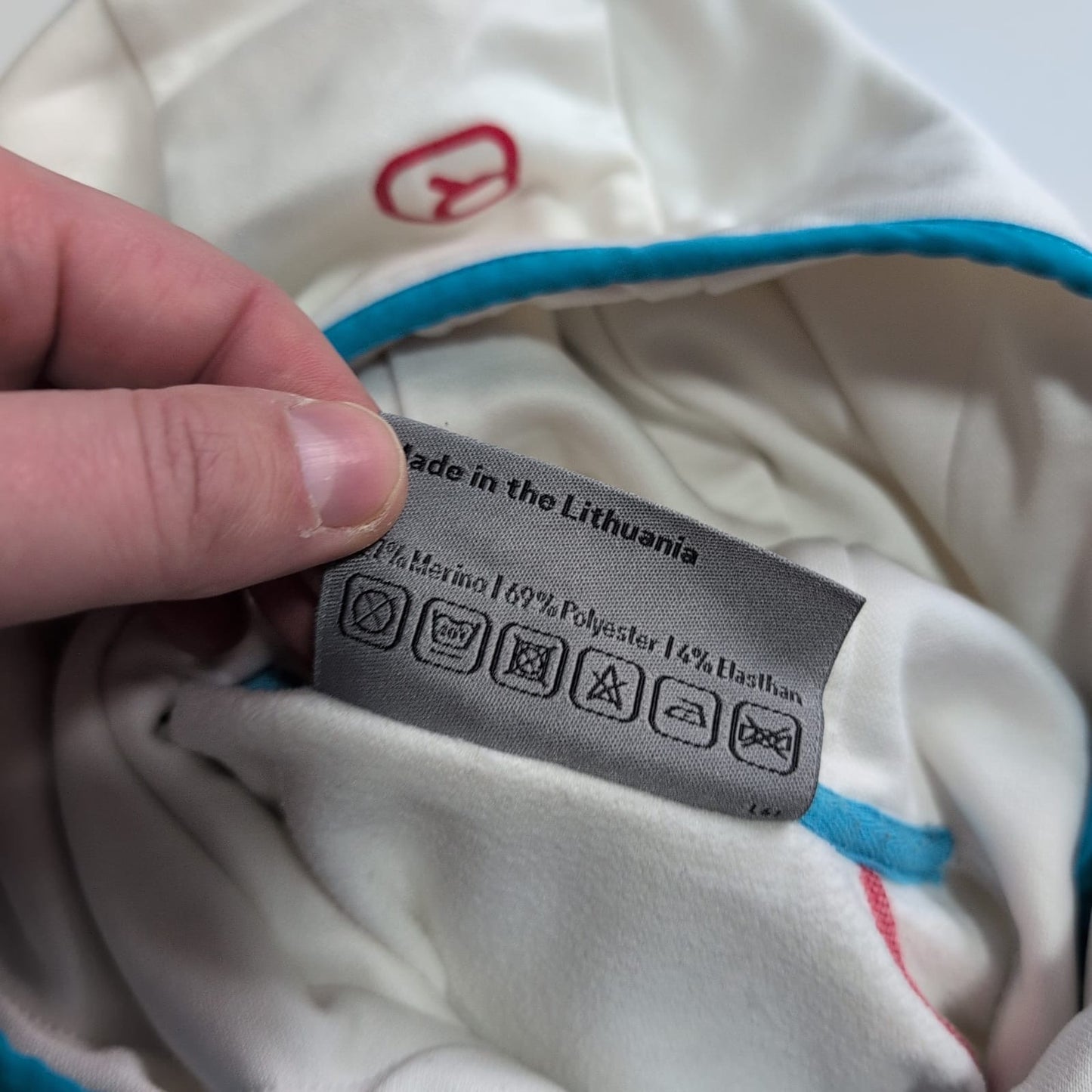 Ortovox Hoodie Merino inside (S Damen) Kapuzenpullover weiß - wanderlich.com