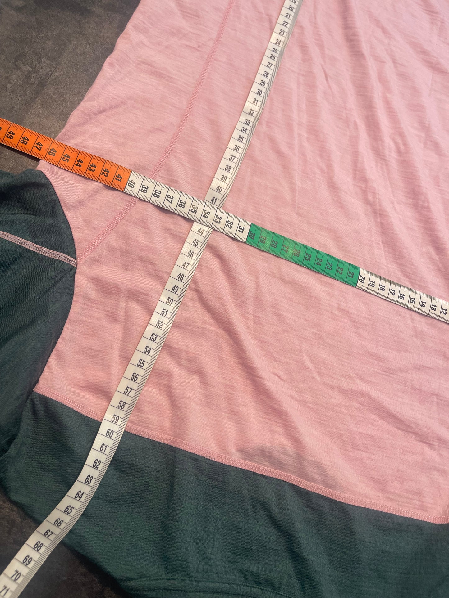 Merino T-Shirt von Norrøna (L Damen) grün rosa