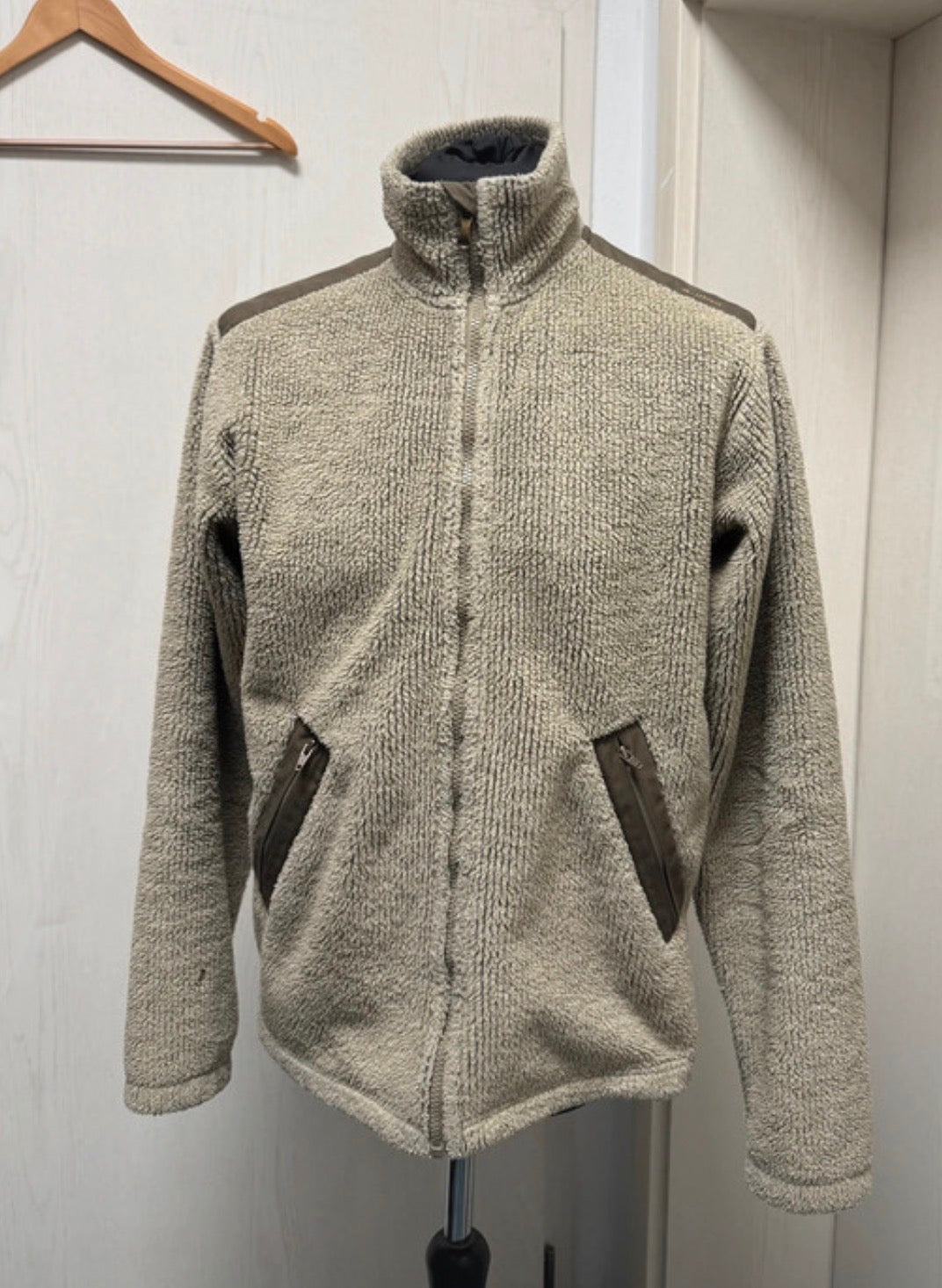 Zip Fleece Jacke Fjällräven (M Herren) Windstopper beige Retro Pile - wanderlich.com