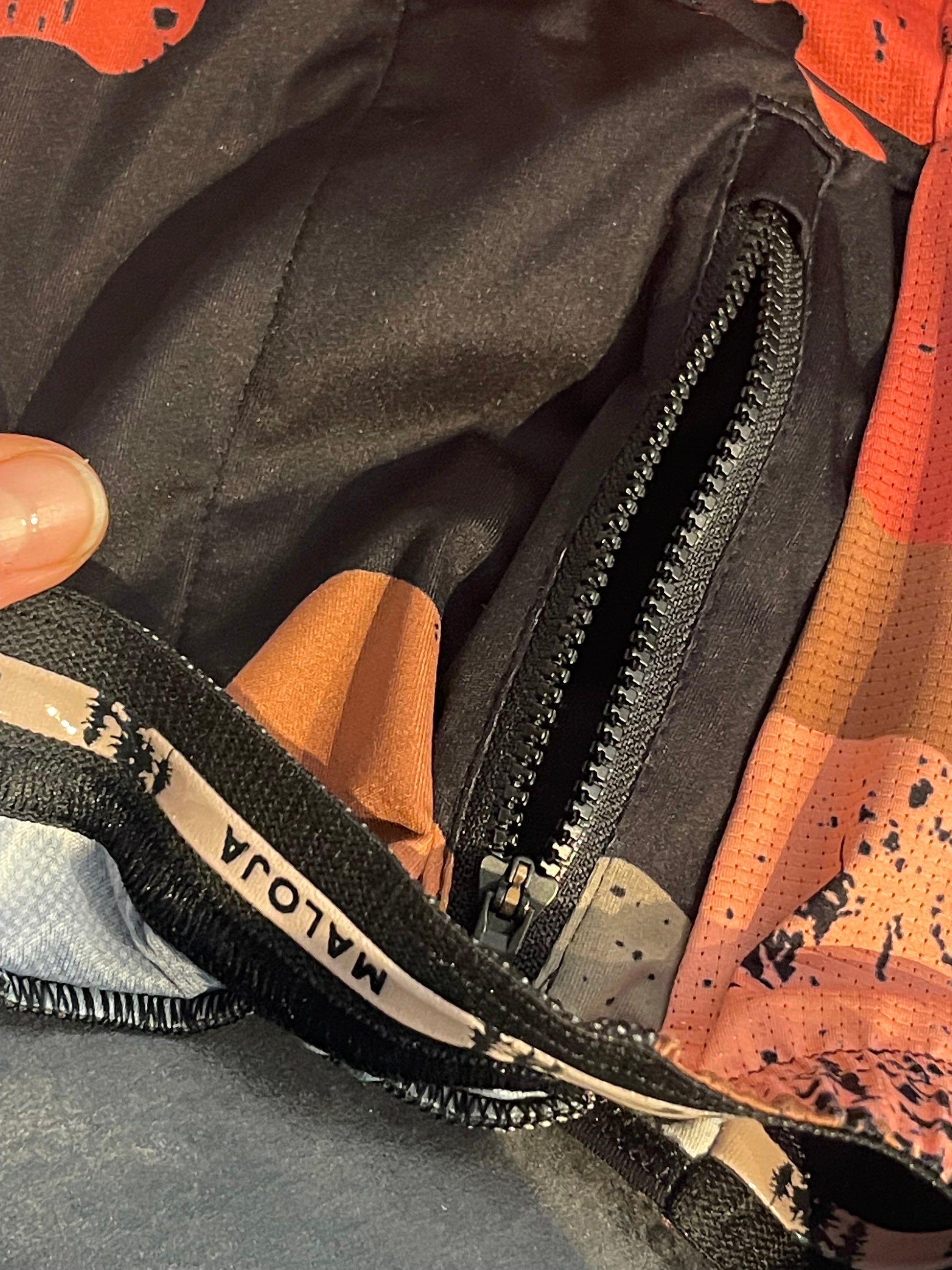 Radjacke / Radtrikot von Maloja (Damen S) schwarz mit Print - wanderlich.com