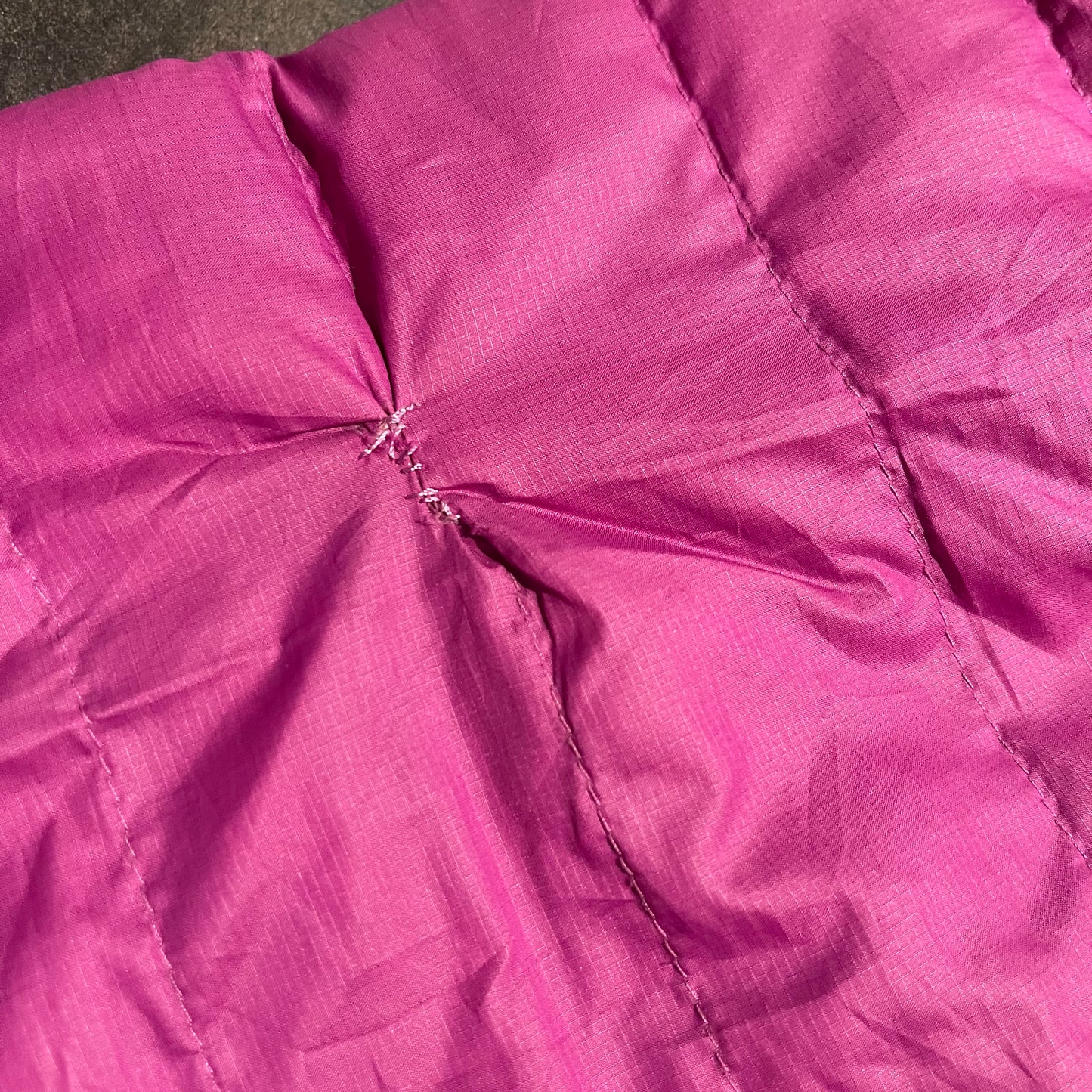 Patagonia Daunen Jacke (XS Damen) wasserabweisend Kapuze Magenta lila