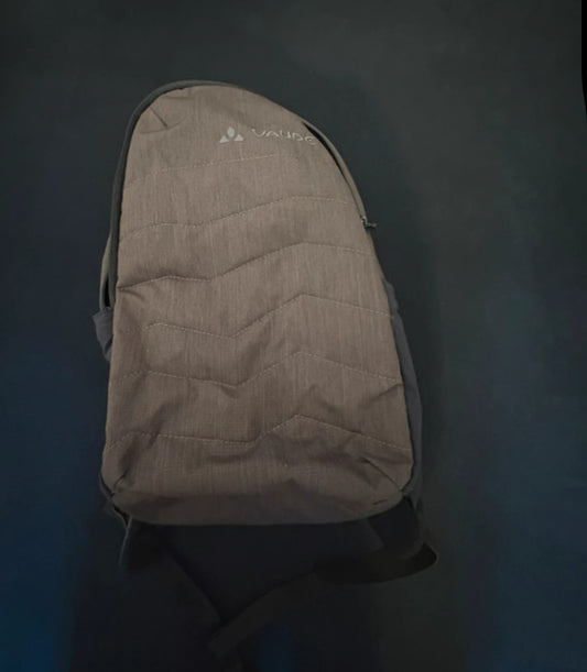 Kleiner Vaude Rucksack Daypack dunkelgrau