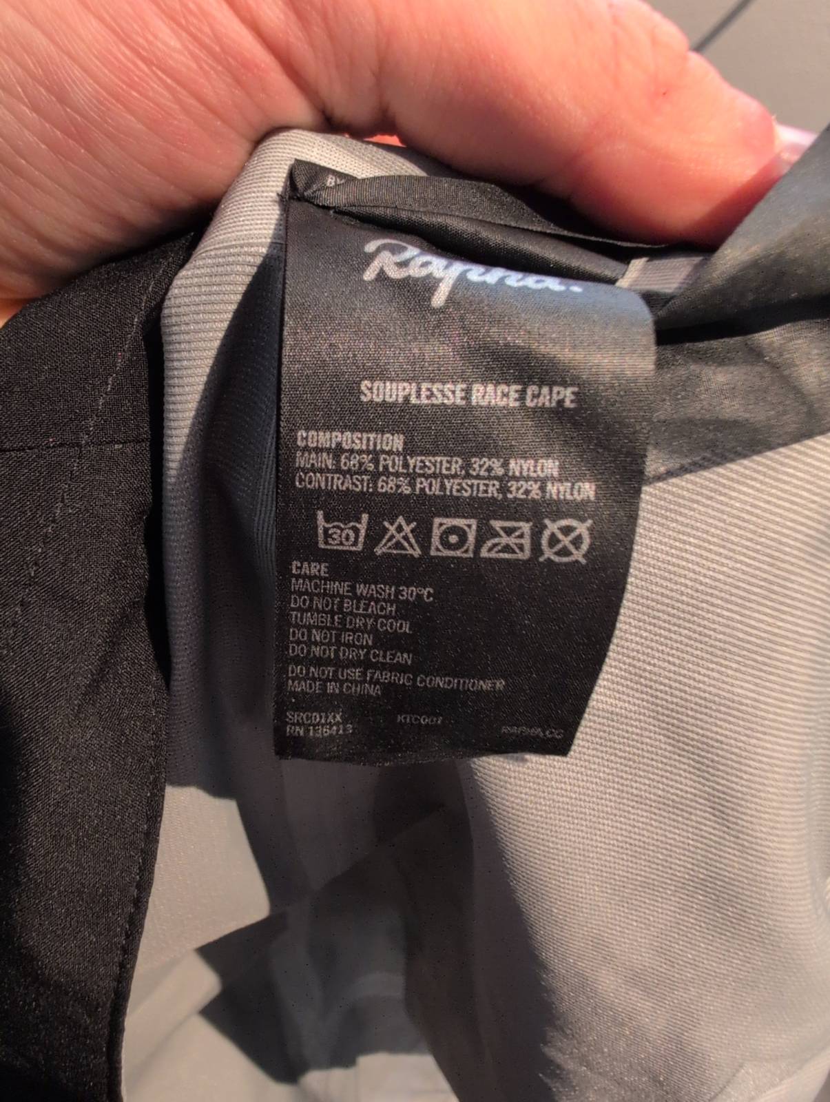 Rad Regen Jacke von Rapha (XL Damen / M Herren) Hardshell schwarz - wanderlich.com