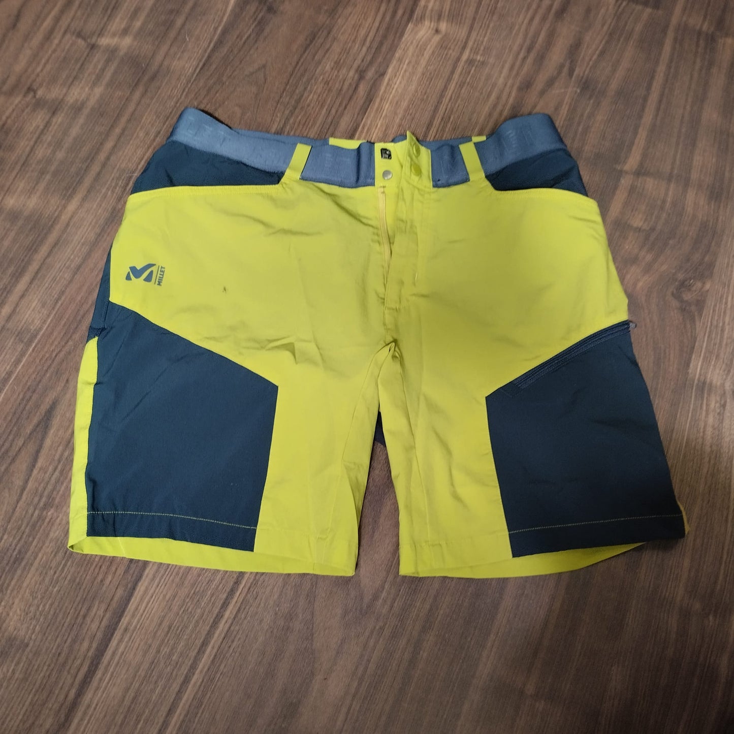Leichte Lauf Shorts von Millet ( M Herren) elastisch blau gelb