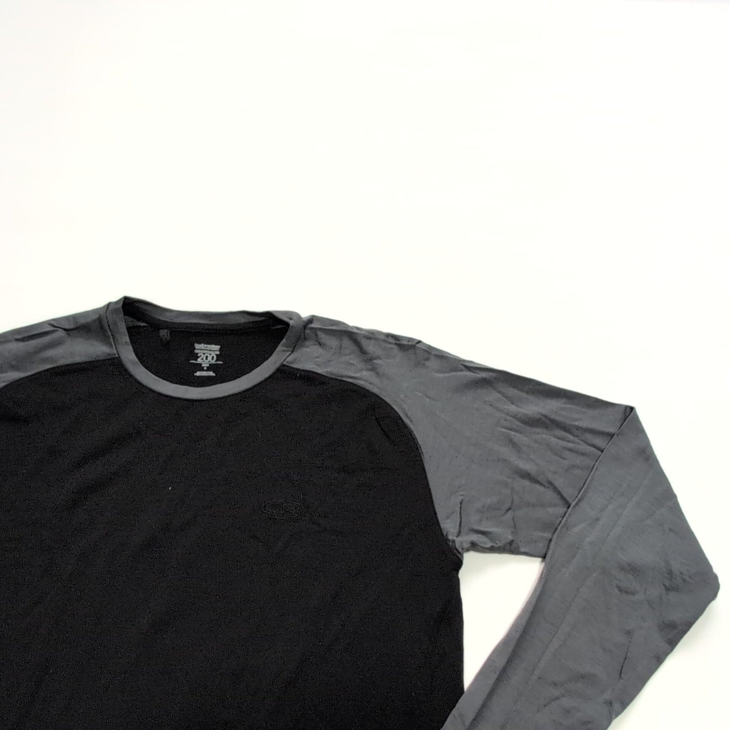 Longsleeve von Icebreaker Merino 200 (S Herren) grau schwarz - wanderlich.com
