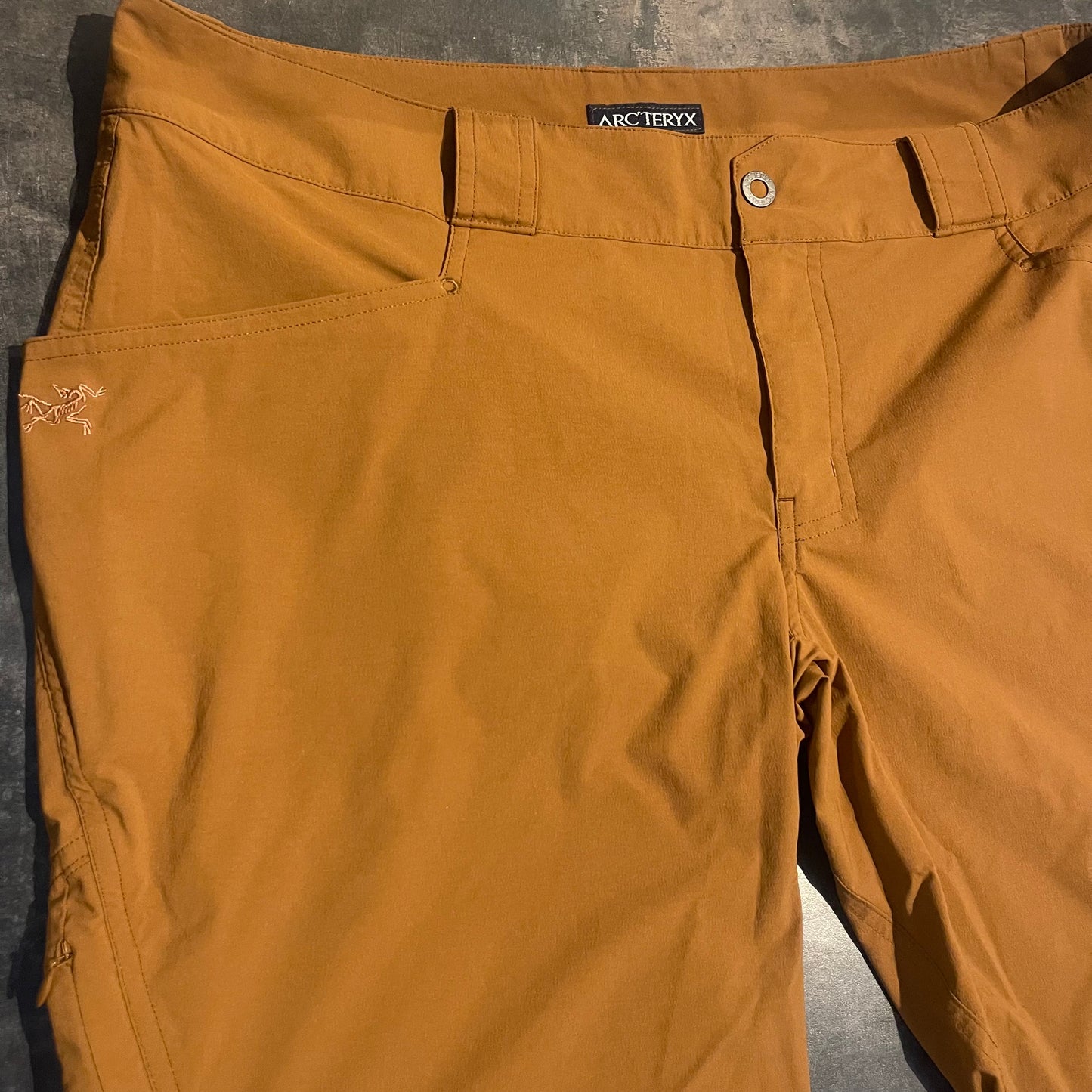 Leichte Wander Hose von Arcteryx (XL Damen) Ocker braun