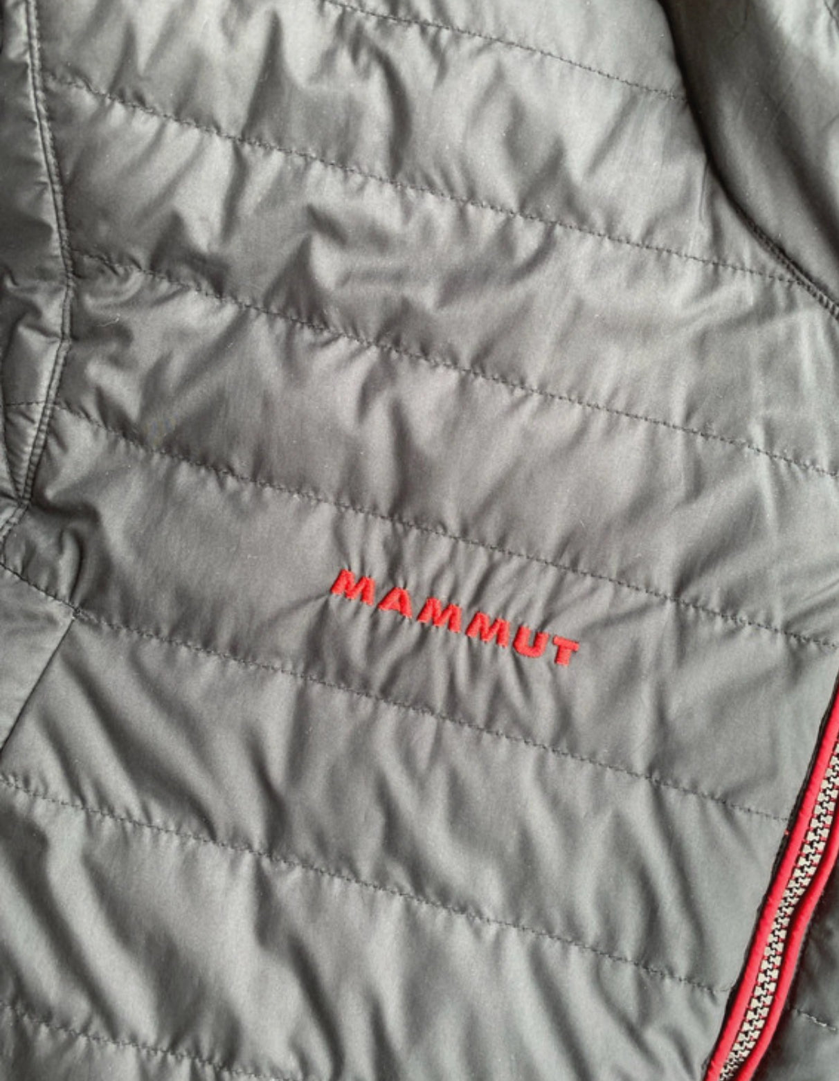 Daunen Wende Jacke von Mammut (M Herren) rot schwarz