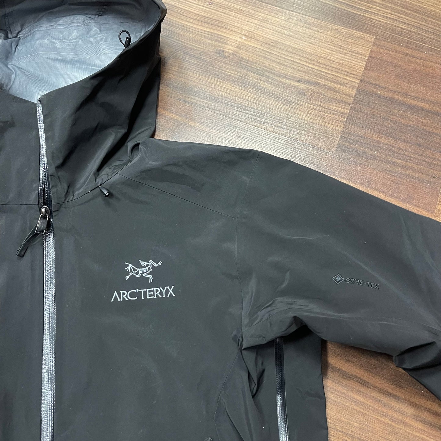 Jacke von Arcteryx (Herren M / L) Alpha SV schwarz