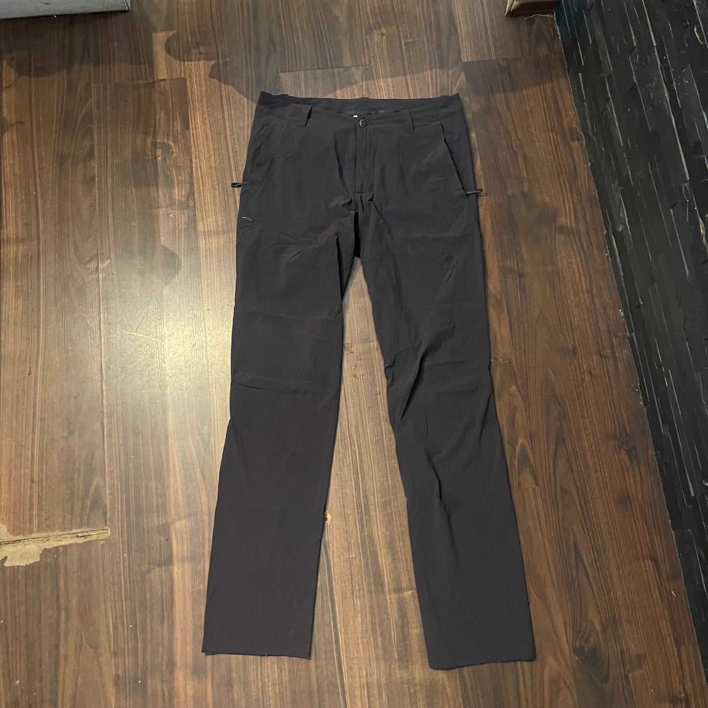Leichte Trekking Hose von Mammut (M Herren) wasserabweisend Anthrazit