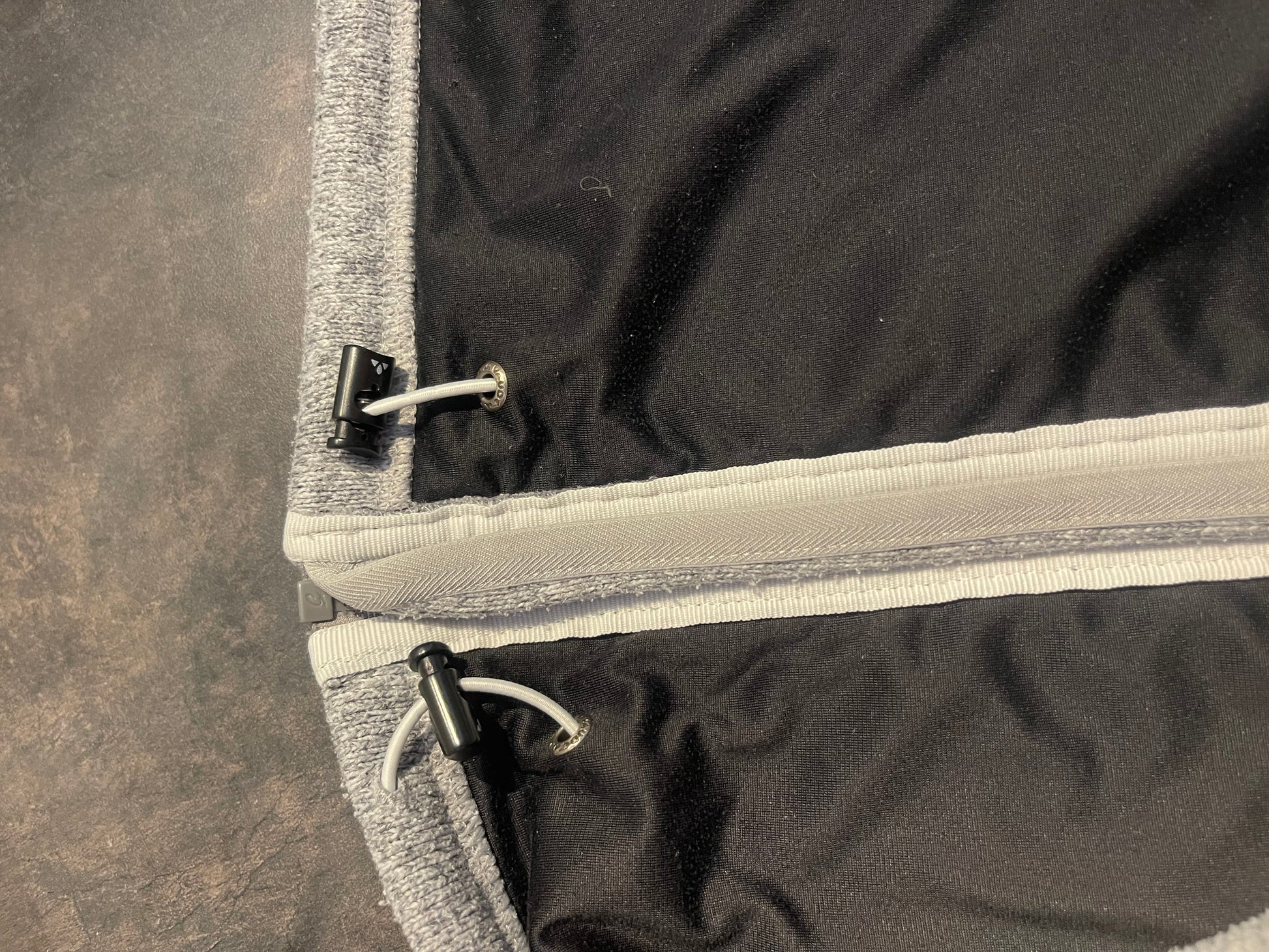 Fleece Jacke von Vaude (M: 40 Damen) Strickoptik hell grau - wanderlich.com