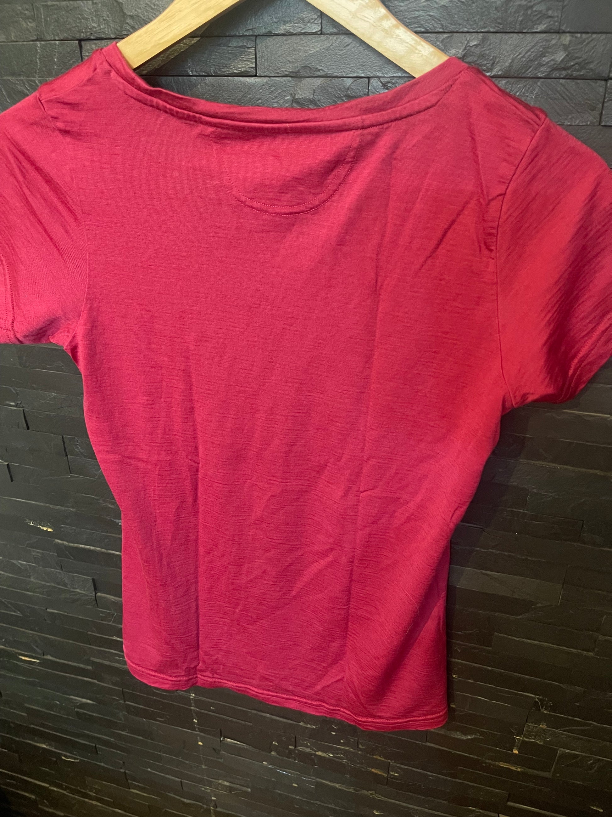 Merino T-Shirt von Bergans (S Damen) pink / Beere - wanderlich.com