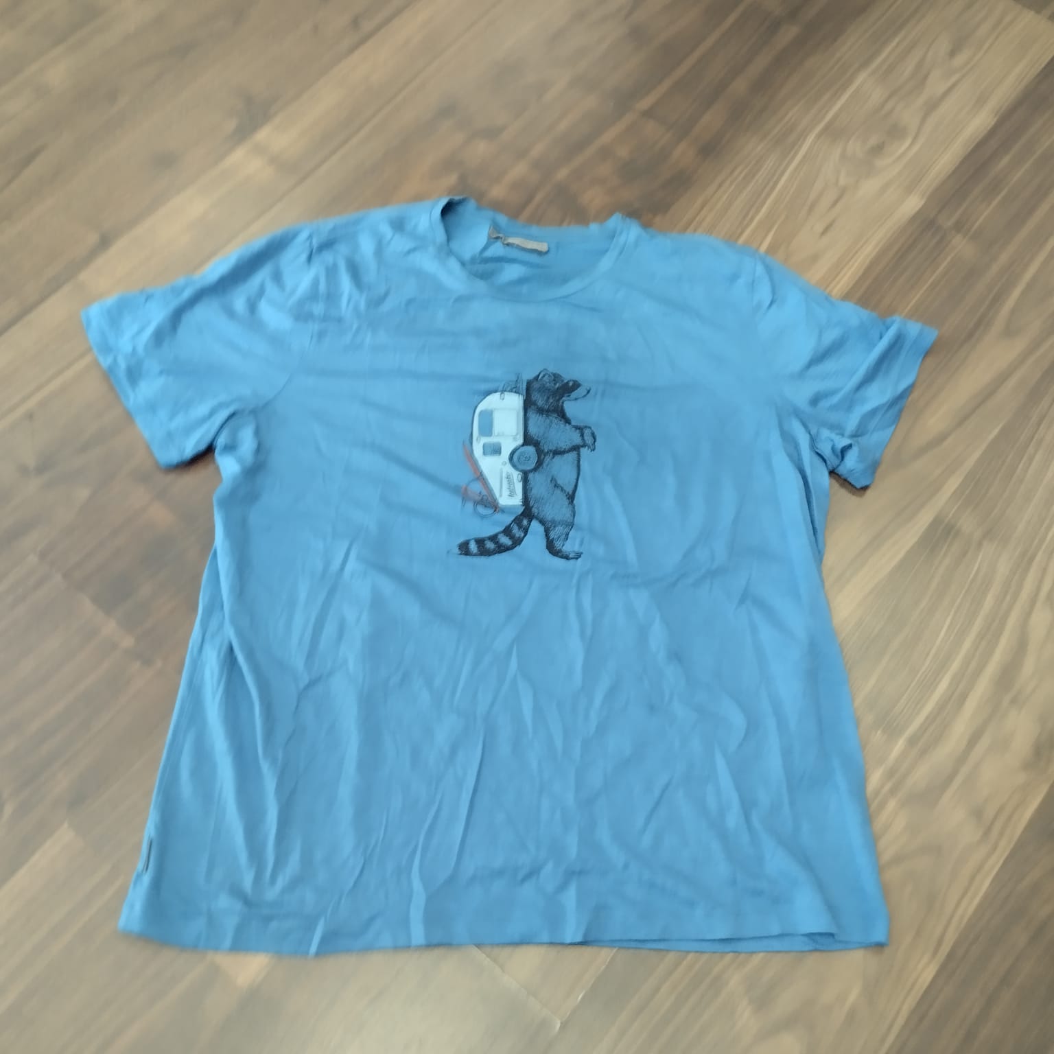 100% Merino T-Shirt von Icebreaker (XL Herren) blau Print Waschbär - wanderlich.com