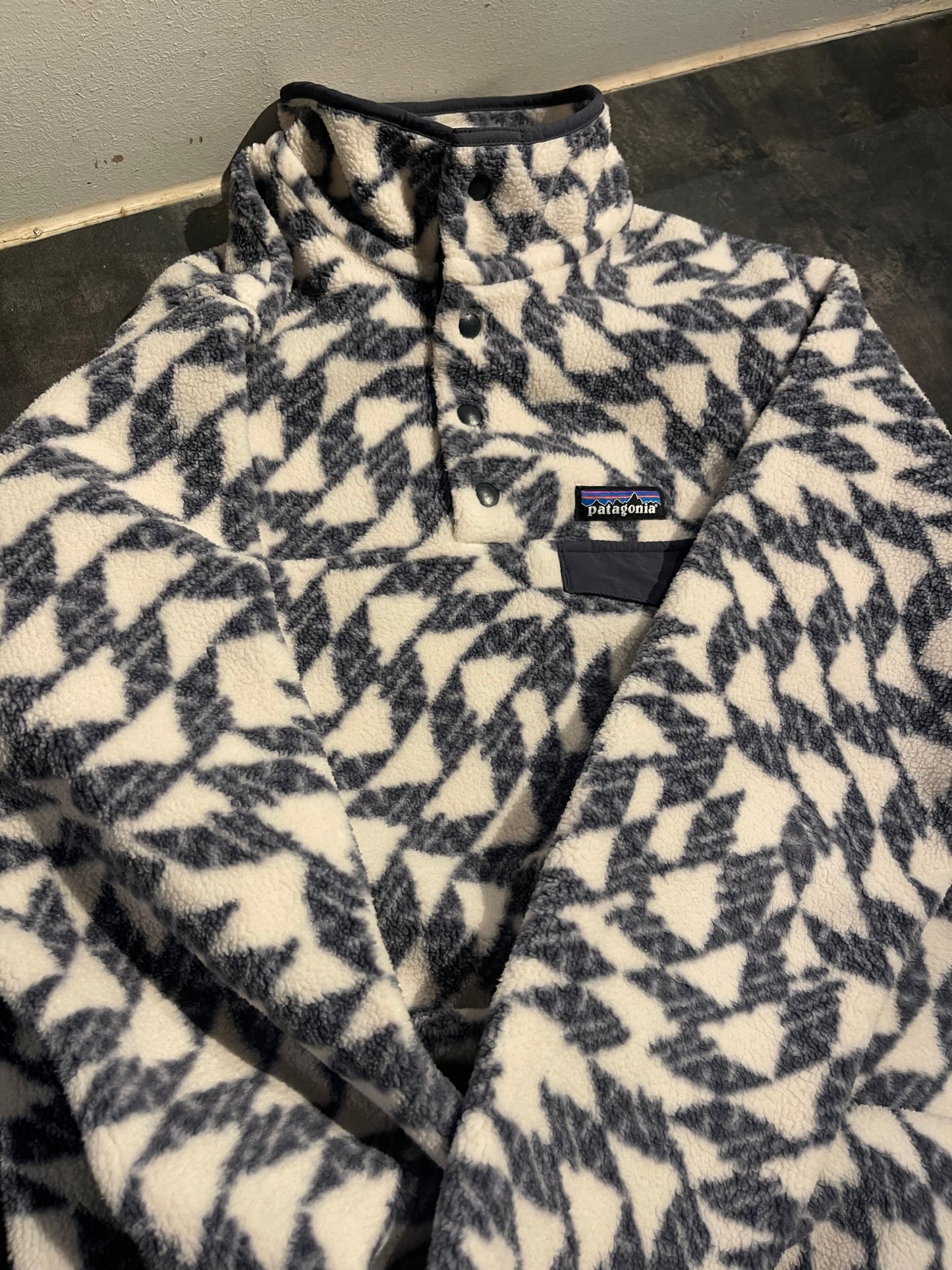 Fleece Pullover Patagonia Synchilla (S Herren / M Damen) Muster weiß grau