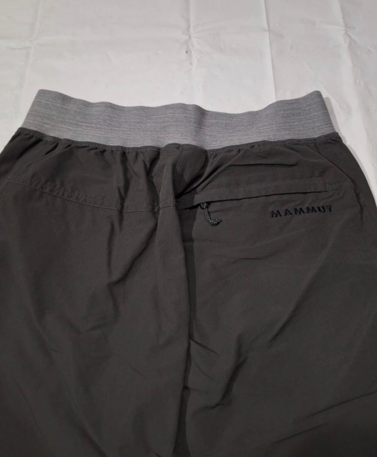 Kurze Wanderhose Mammut (XS Damen) Shorts Anthrazit - wanderlich.com