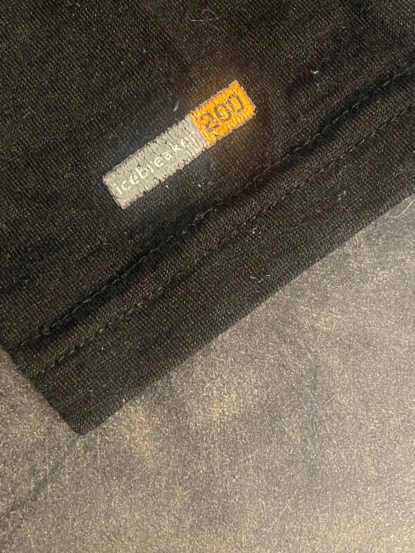 Merino 200 Longsleeve von Icebreaker (M bis L Damen) Langarmshirt schwarz