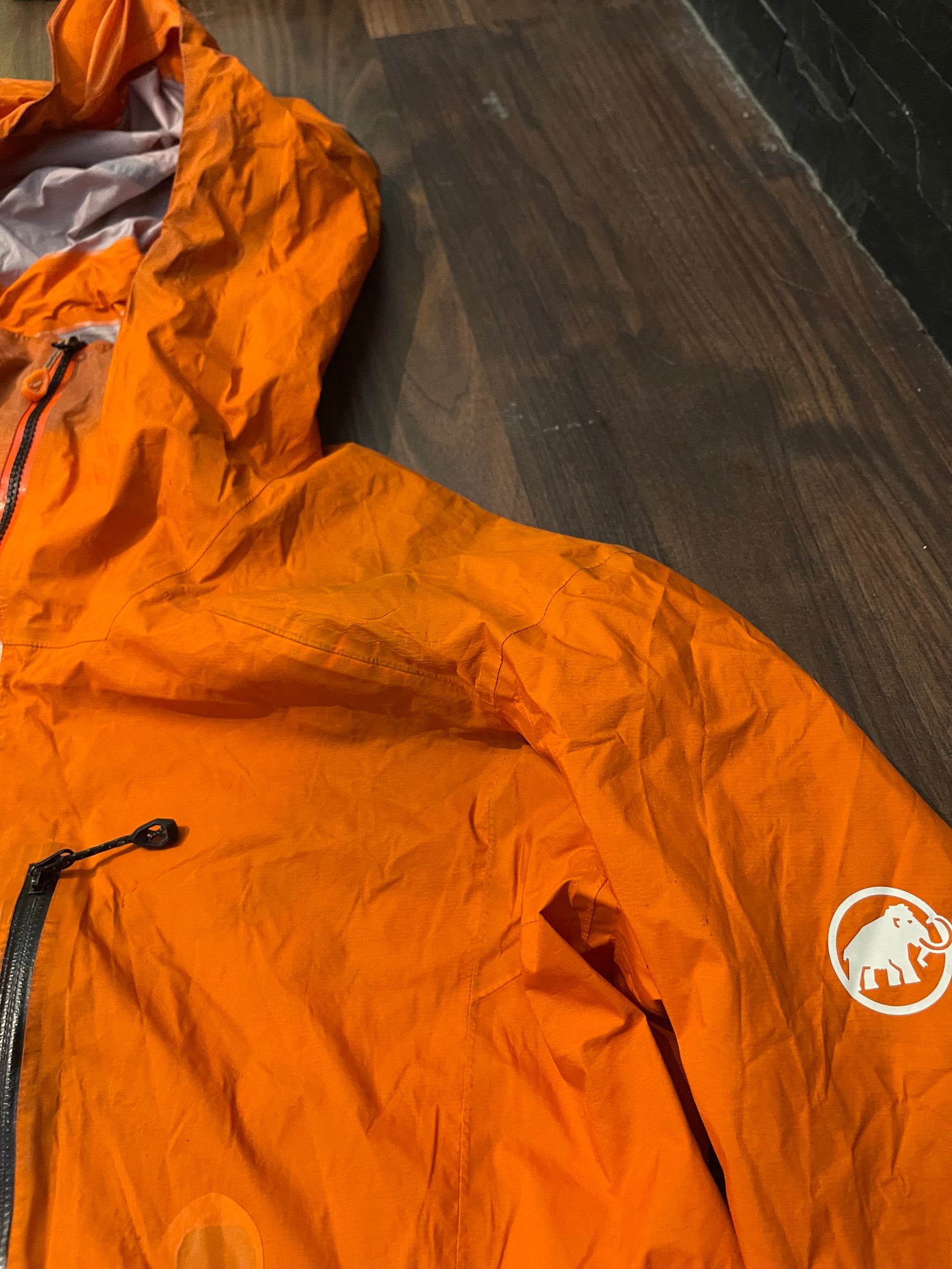 Dünne Regen Jacke Mammut Eiger Nordwand (L Herren) orange - wanderlich.com