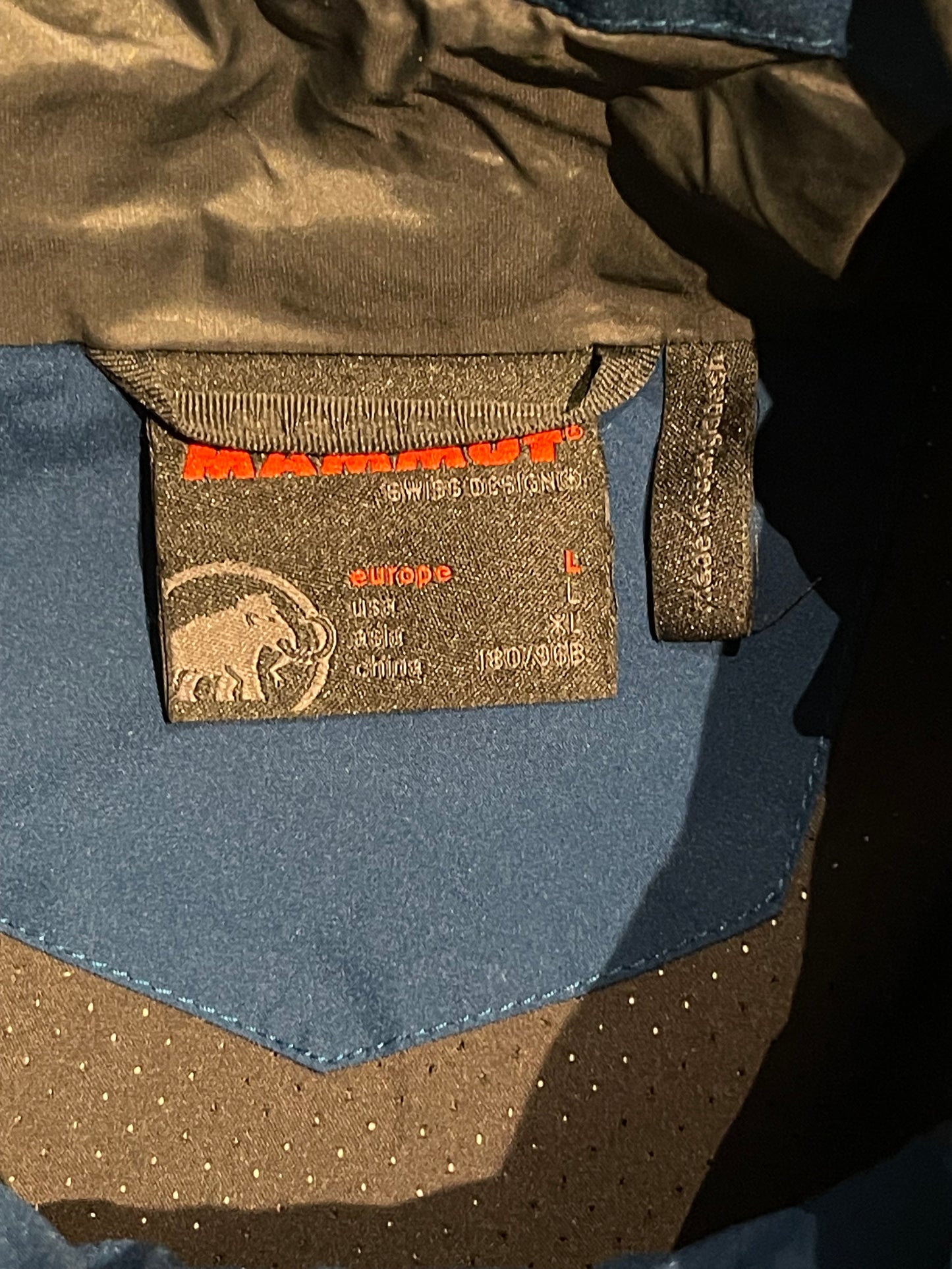 Leichte Hardshell Jacke von Mammut Goretex (L Herren) blau