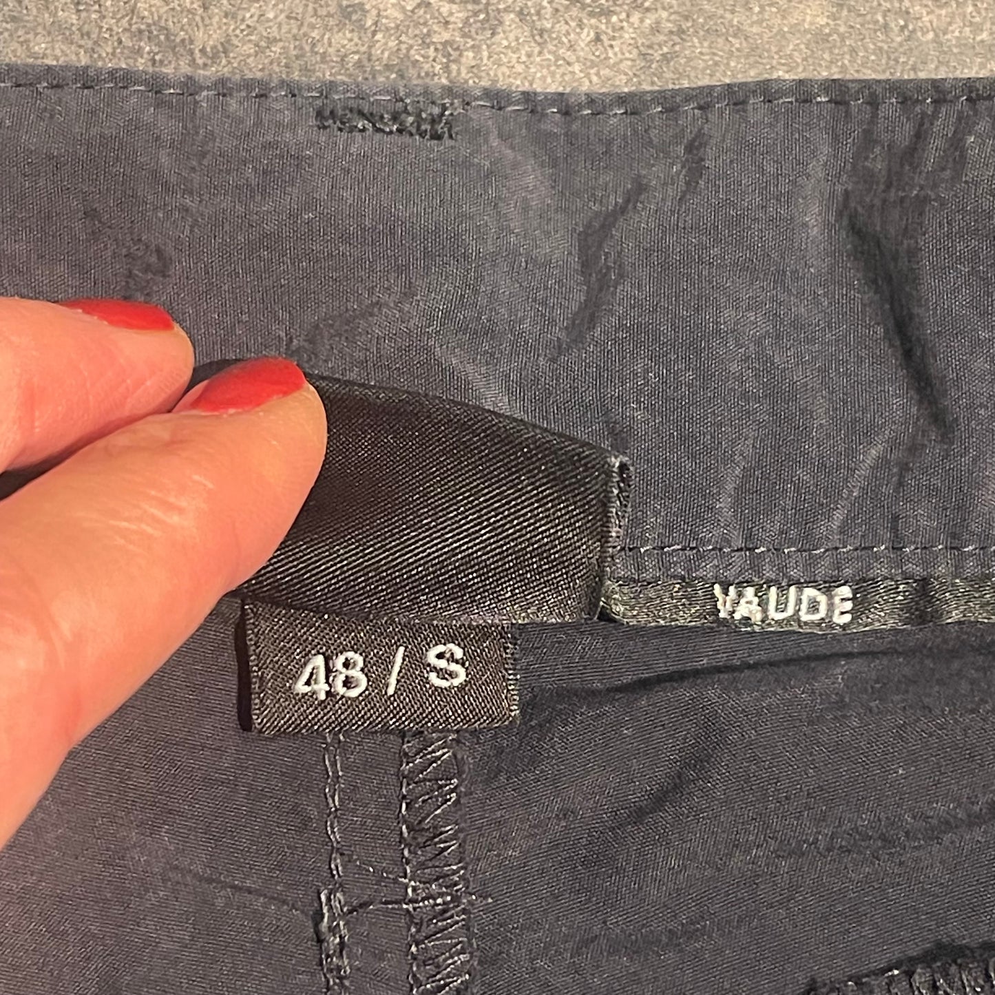 Zip Off Hose von Vaude (Herren M: 48) 2in1 Trekkinghose Anthrazit