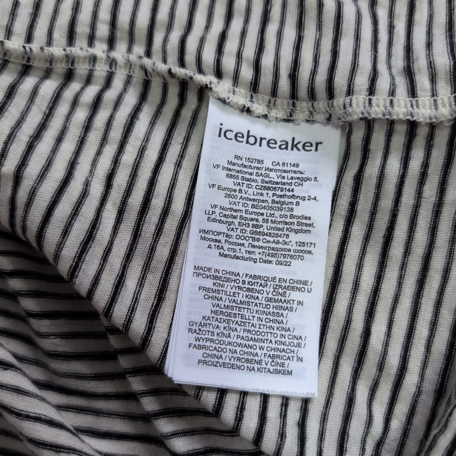T-Shirt von Icebreaker Merino (XL Damen) weiß gestreift - wanderlich.com
