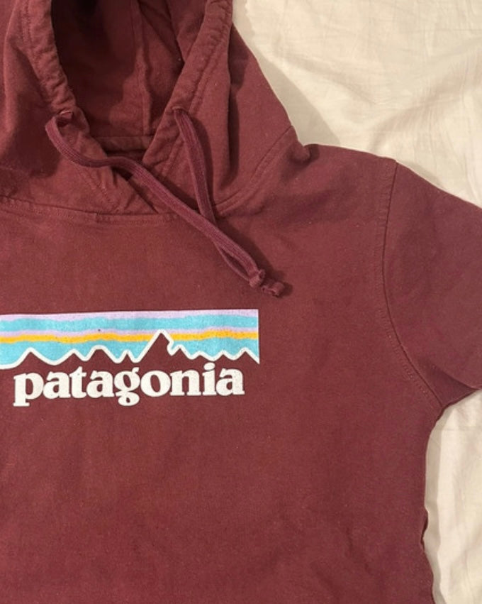 Uprisal Hoodie von Patagonia (S Damen) Dunkelrot Brustprint