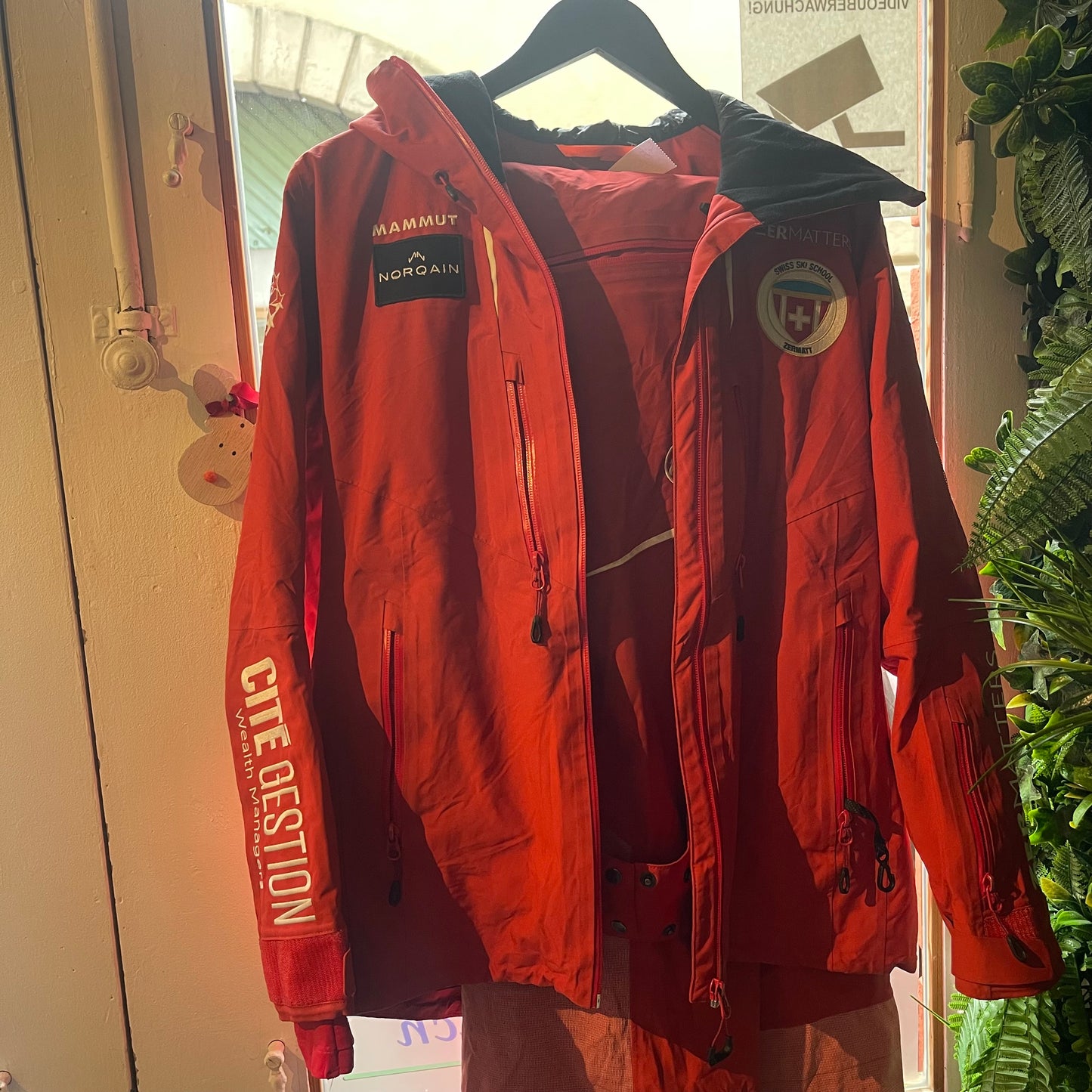 Ski Anzug von Mammut ( M ) Goretex Jacke Hose warm gefüttert rot