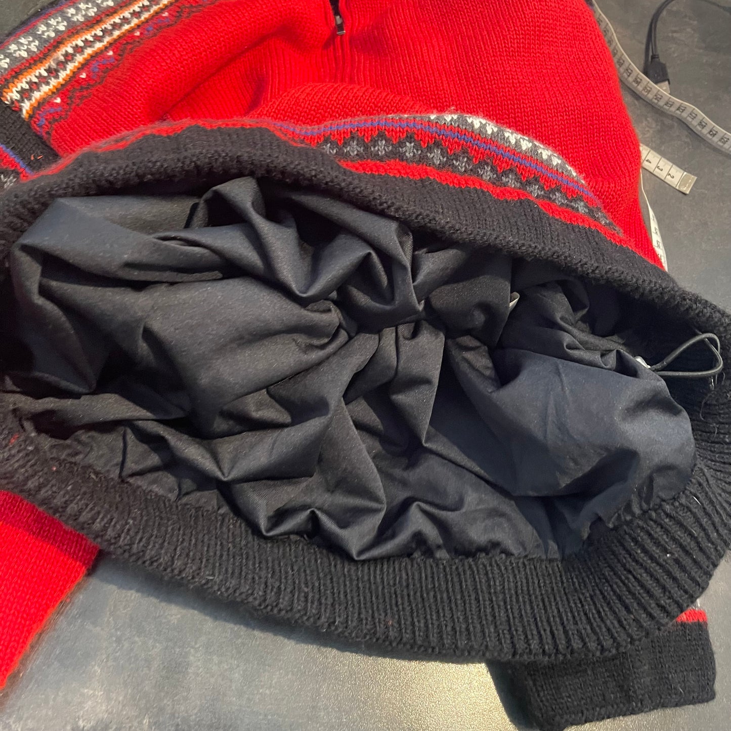 2-lagiger Woll-Pullover (S Unisex) mit Windstopper Membrane rot-schwarz