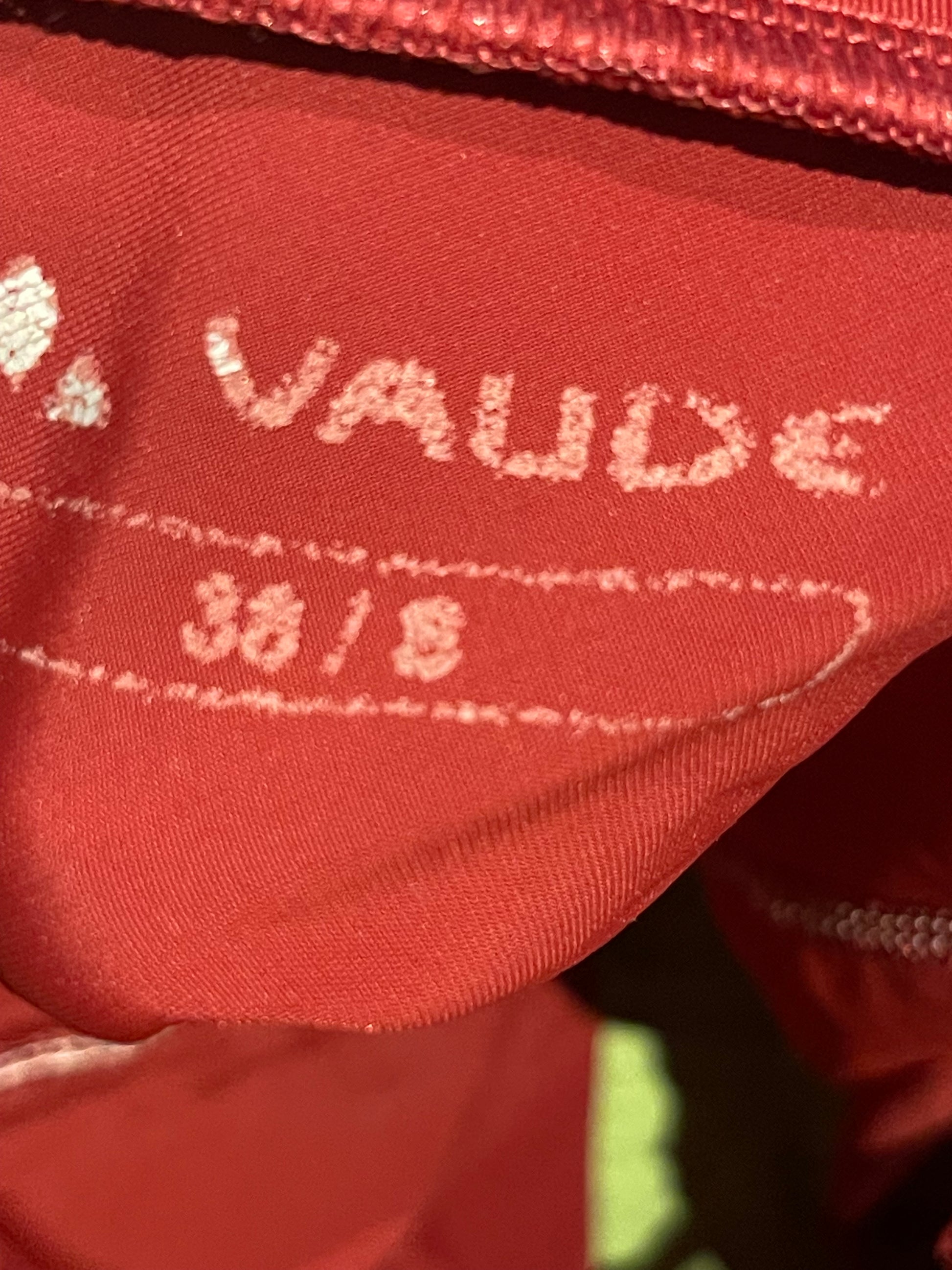 Gepolsterte kurze Radhose von Vaude (S/ 38 Damen) rot - wanderlich.com
