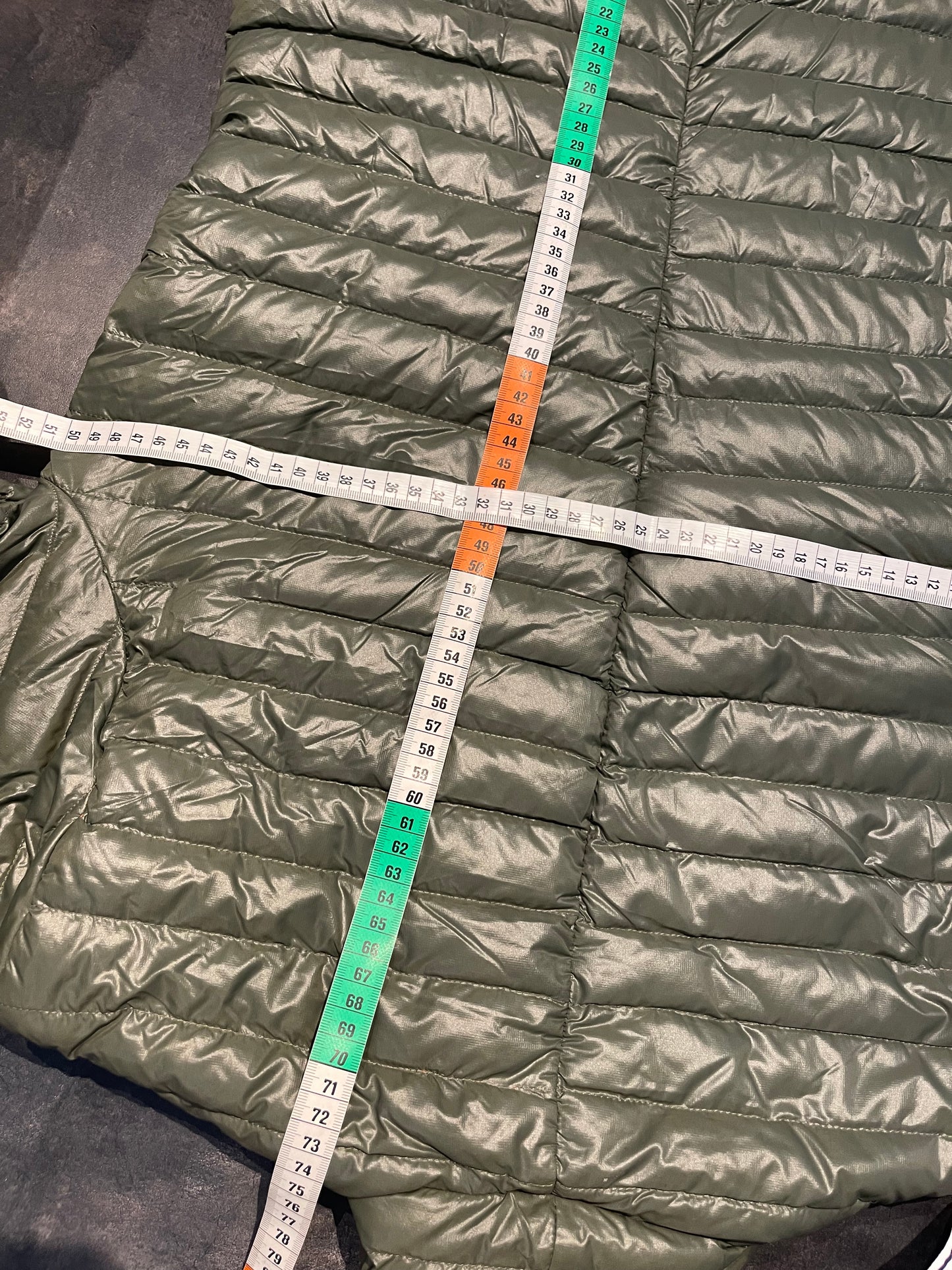 Leichte Daunen Jacke (S Herren) Adidas khaki