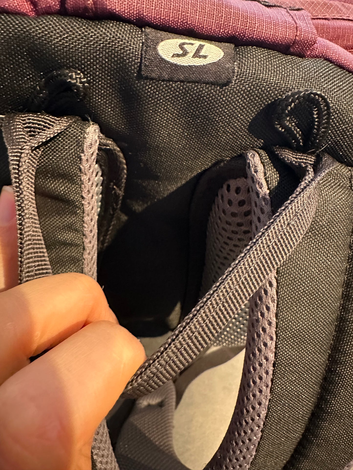 Deuter Rucksack 23 Liter Superlight beerenfarbig /Burgundy AirStripes