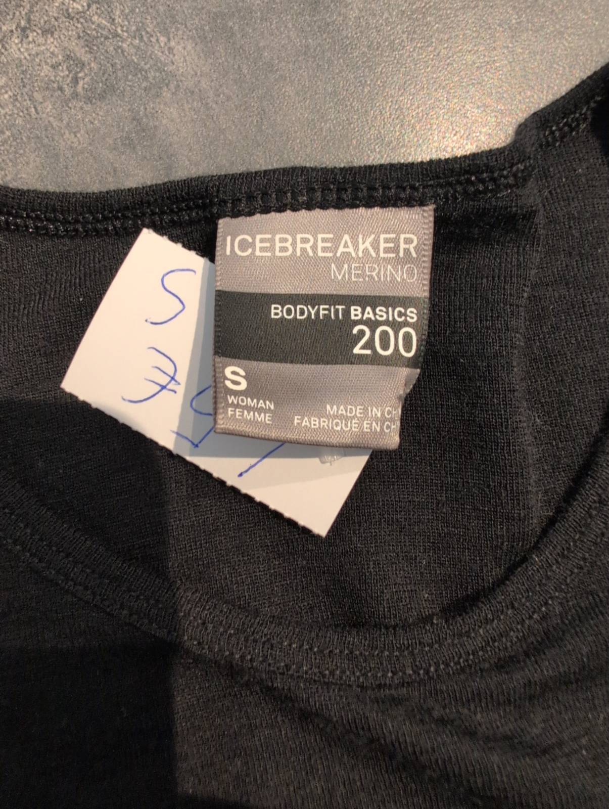 T-Shirt von Icebreaker Merino 200 (S Damen) Baselayer schwarz