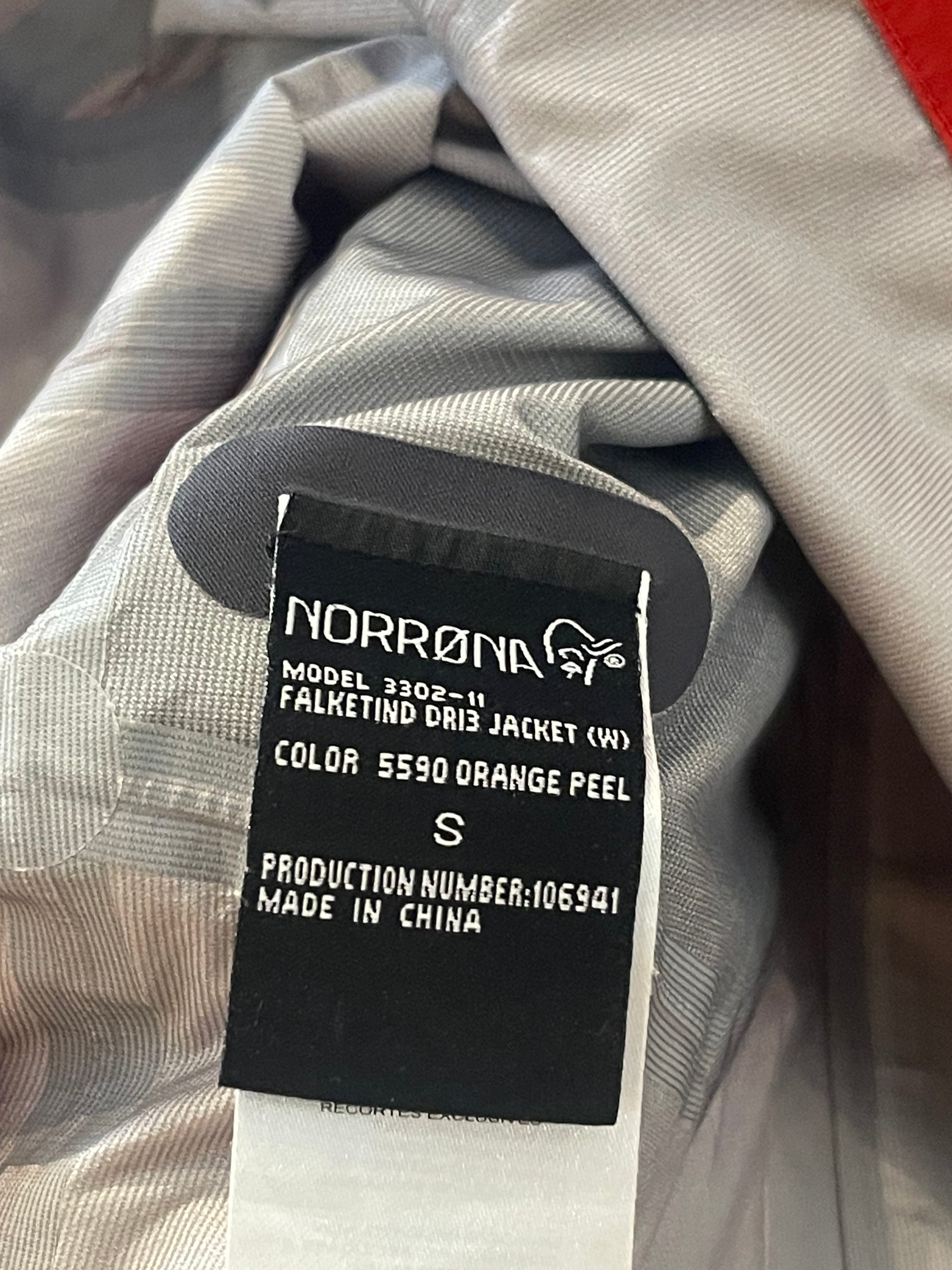 Windbreaker Jacke von Norrøna (S Damen) wasserabweisend rot - wanderlich.com