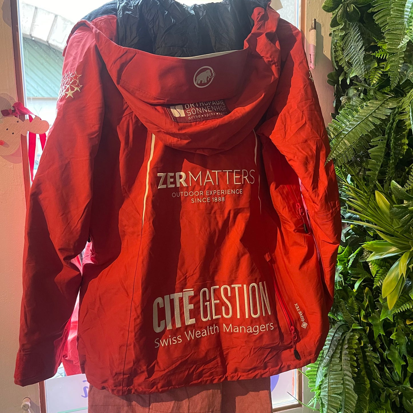 Ski Anzug von Mammut ( M ) Goretex Jacke Hose warm gefüttert rot