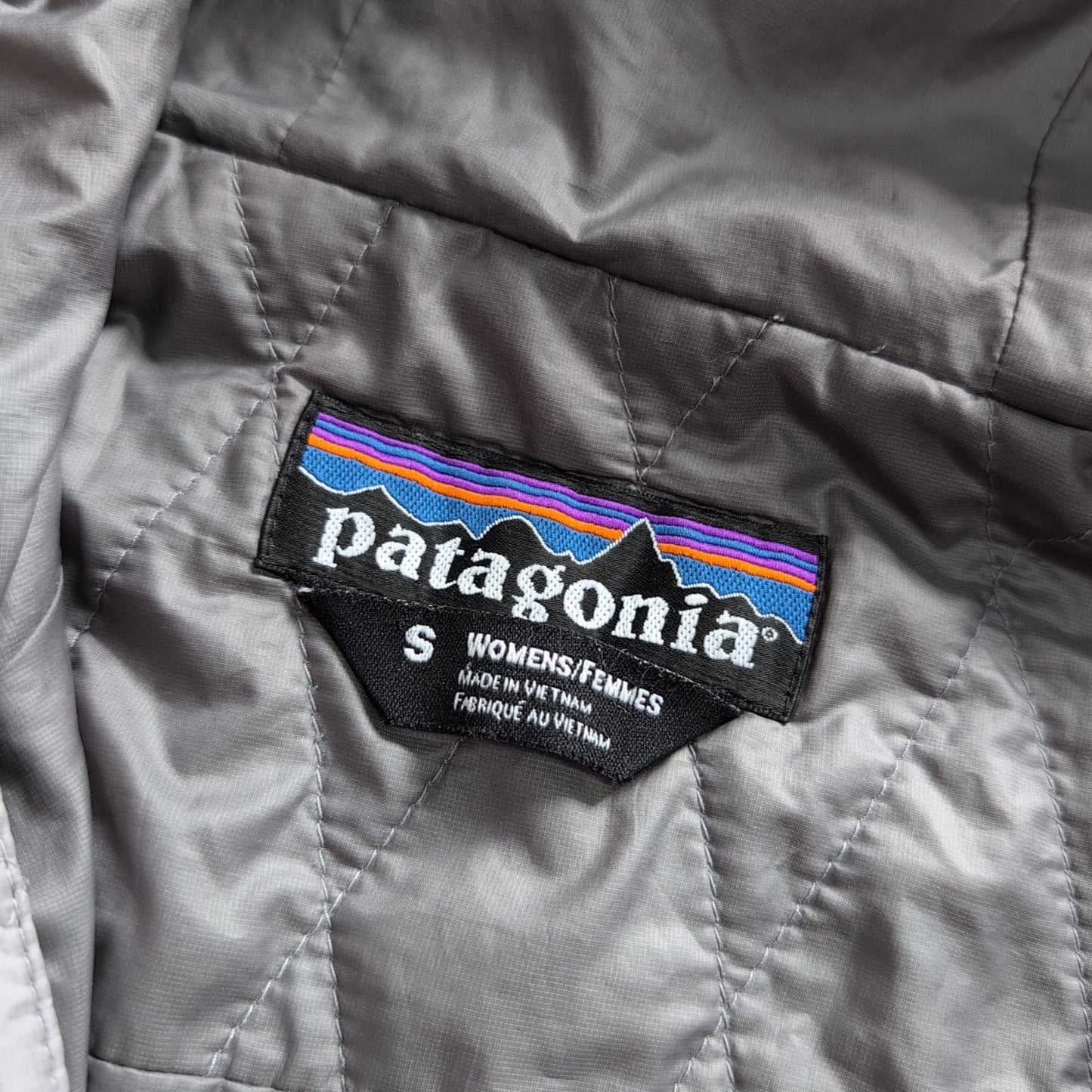 Jacke Patagonia Nano Puff (S Damen) Isolation grau Kapuze