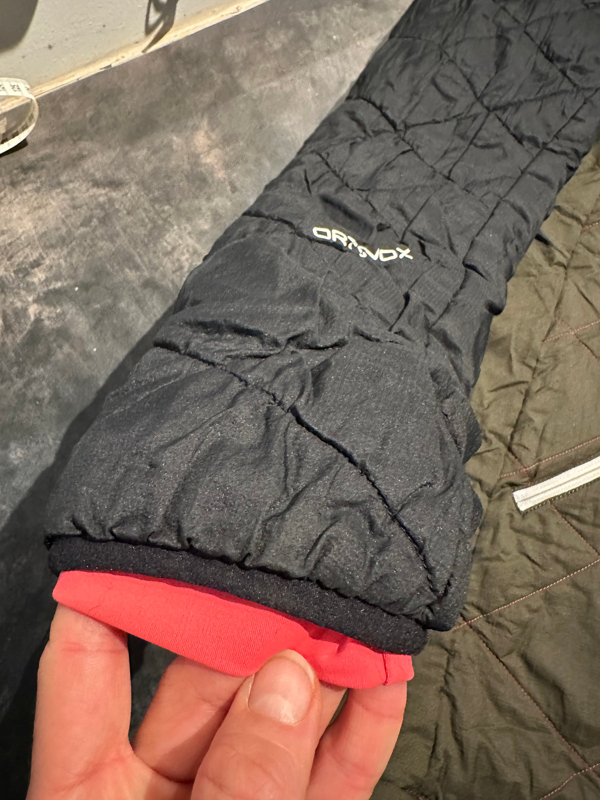 Jacke Ortovox aus Black Swisswool (M Damen) Kapuze khaki schwarz