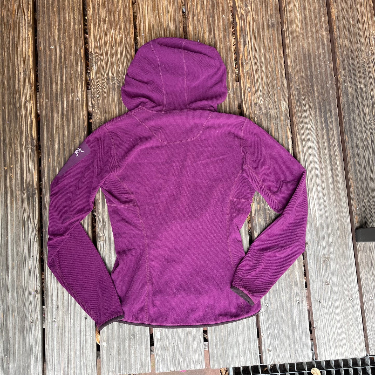 Fleece Jacke von Arcteryx (M Damen) Hoodie Cord Optik lila