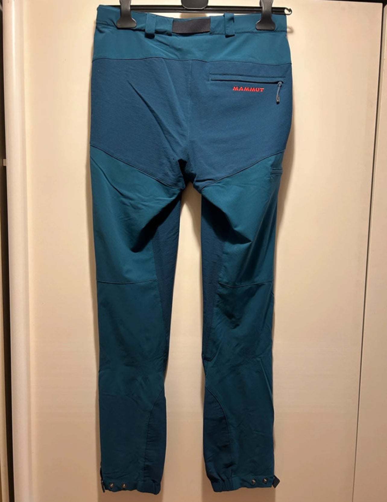 Elastische Trekking Hose von Mammut (S Herren) wasserabweisend blau