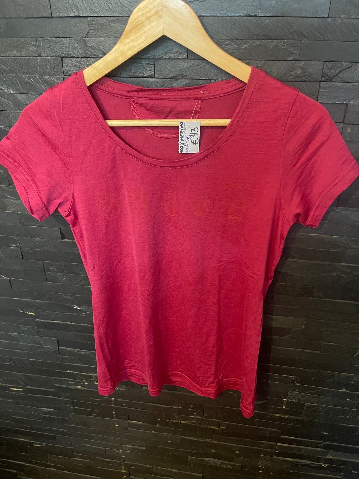 Merino T-Shirt von Bergans (S Damen) pink / Beere - wanderlich.com