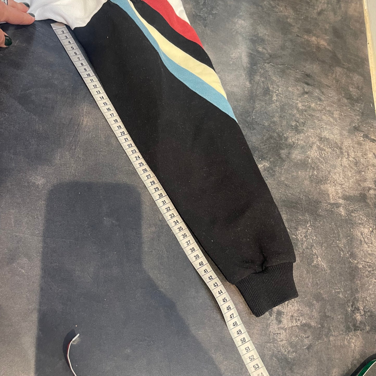 Hoodie von Kaotiko in Größe XS / S weiß schwarz bunt