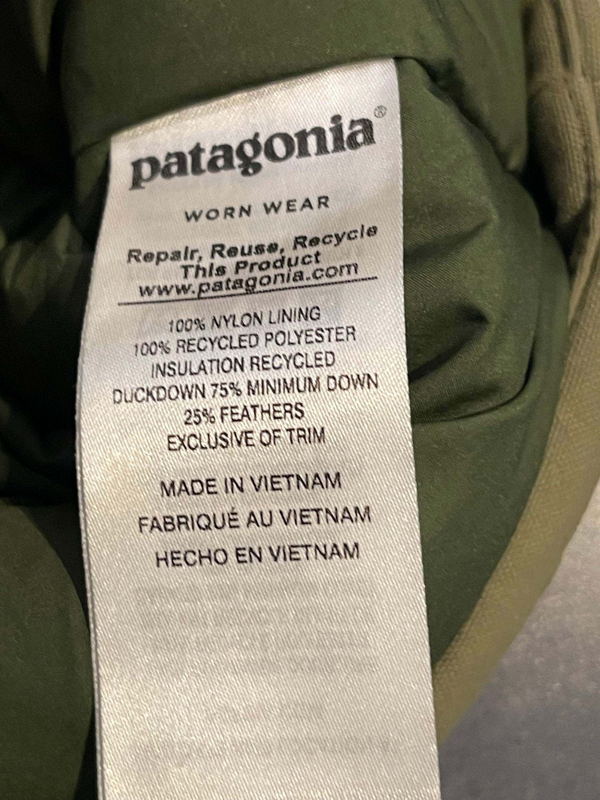 Daunen Puff Jacke Patagonia (M Damen) khaki - wanderlich.com